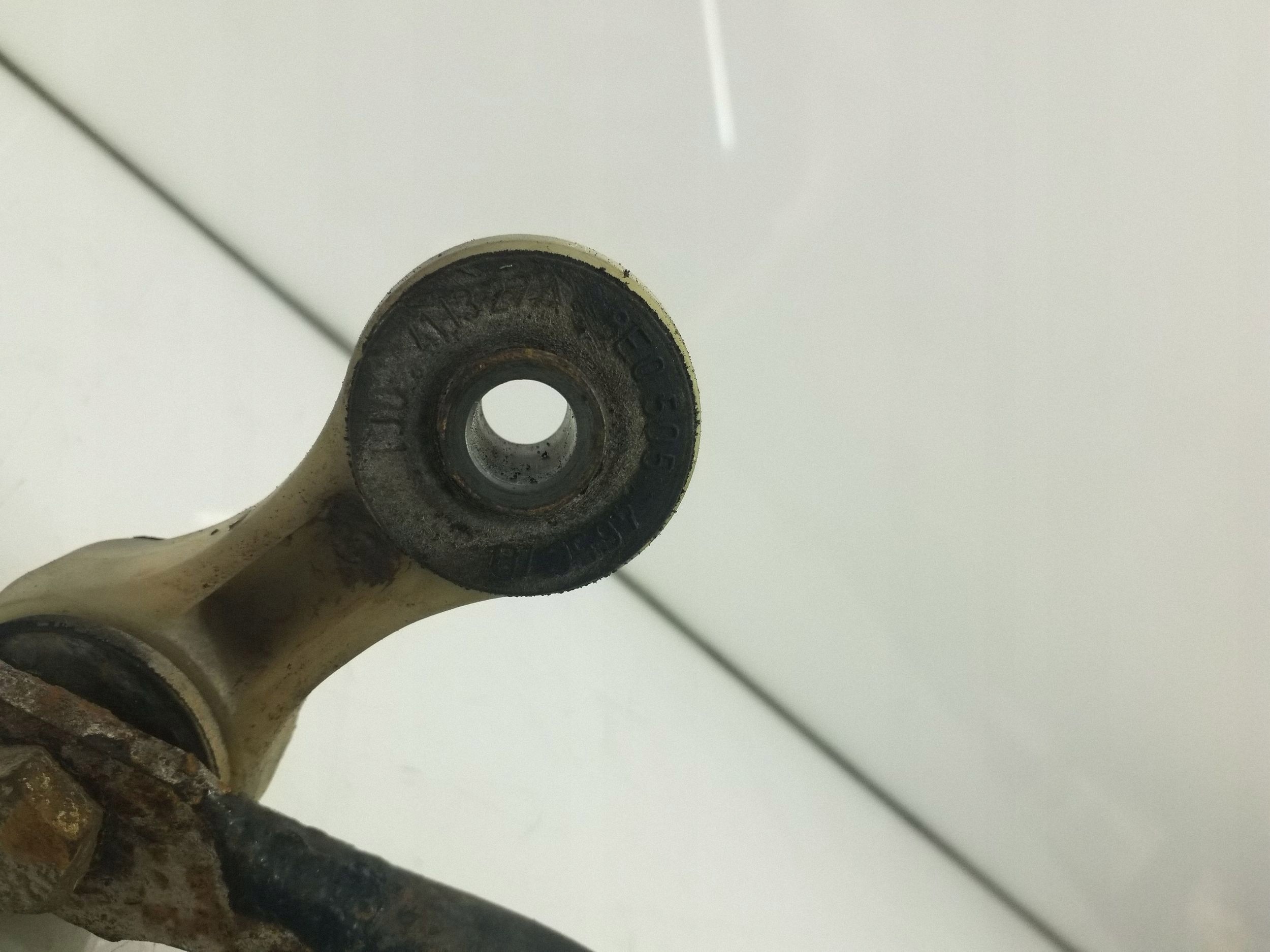 Stabilisateur arrière VW Passat B5.5 8E0505465C image 5