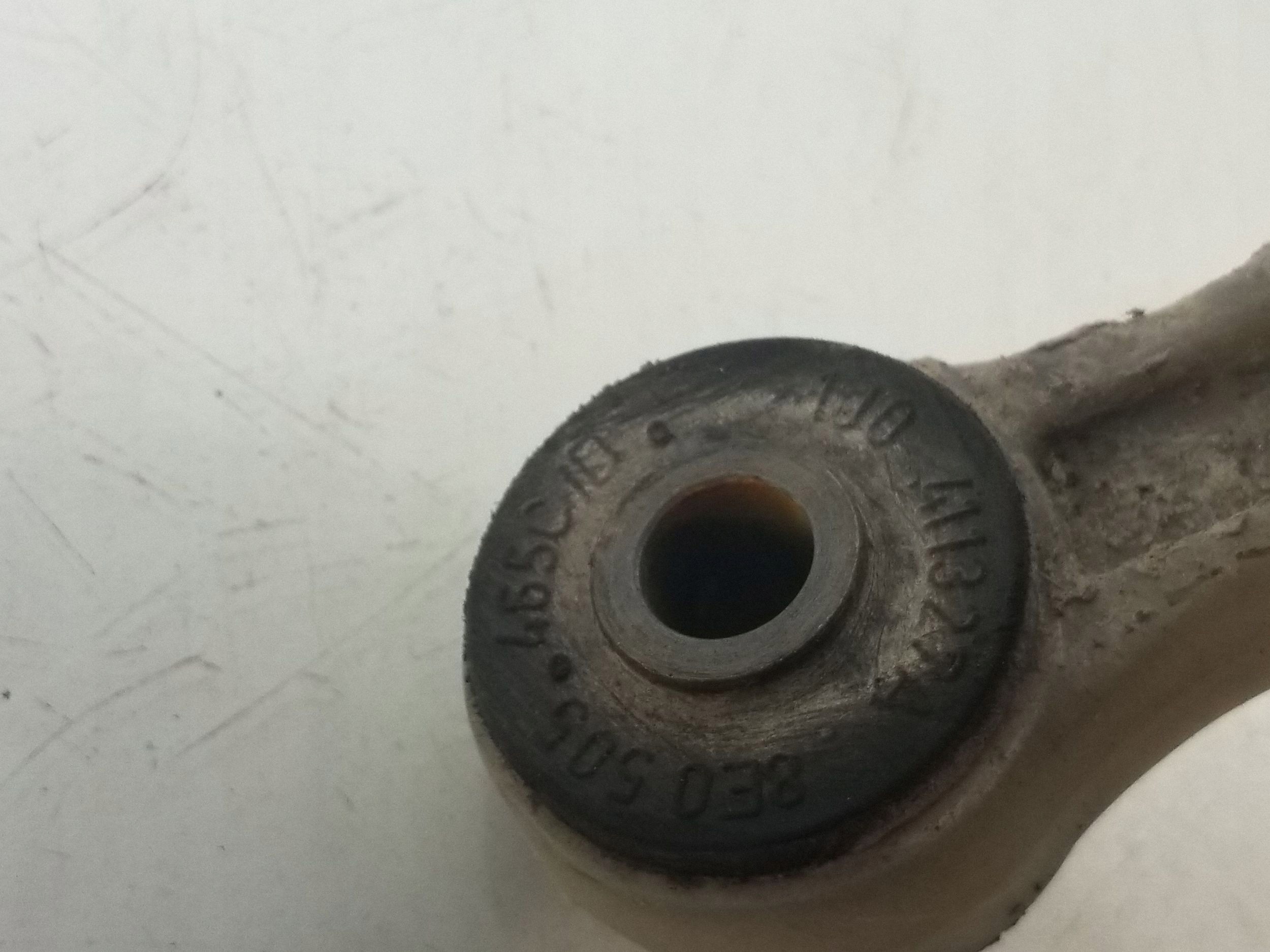 Stabilisateur arrière VW Passat B5.5 8E0505465C image 6