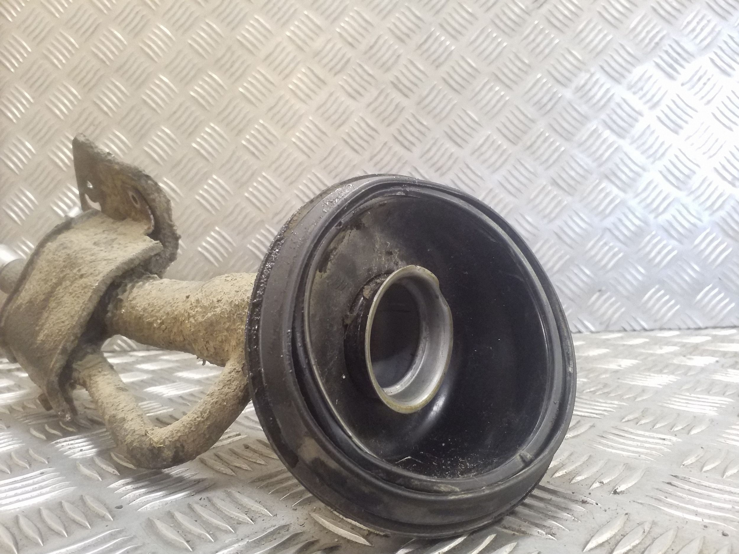 Nissan Navara D23 Kraftstofftank-Einfüllstutzen OEM VAL264127