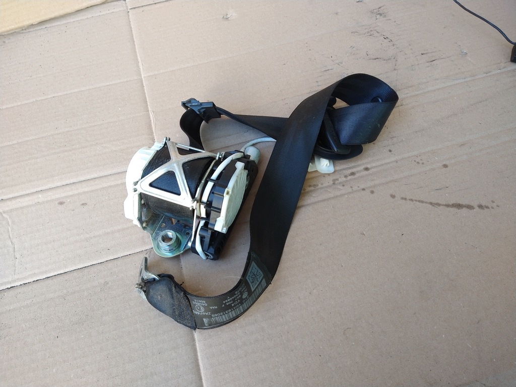 Säkerhetsbälte höger fram VW Passat B6 B7 CC 04-14 image 3
