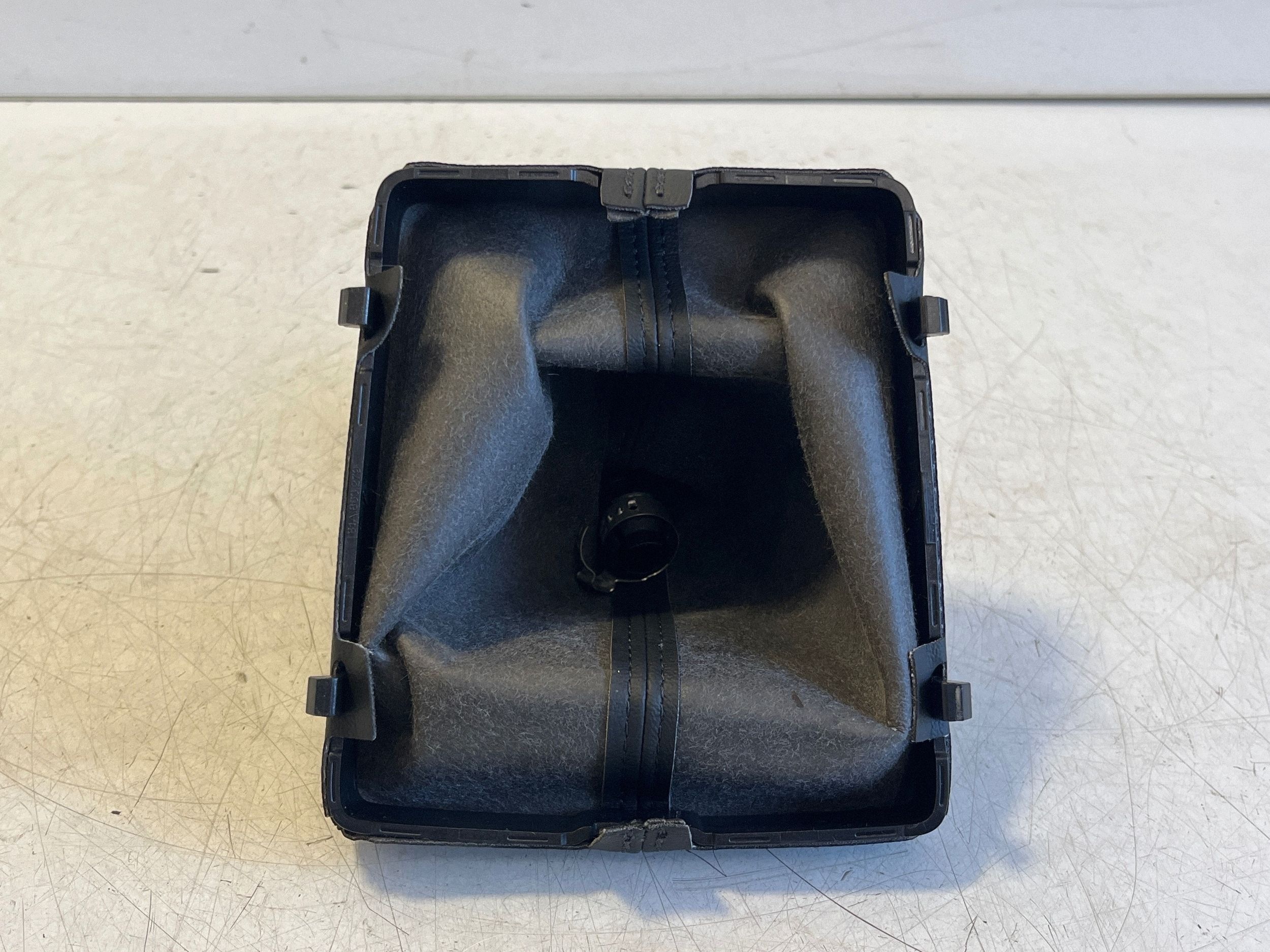 Audi Q2 Versnellingspook (OEM VAL319777) image 4