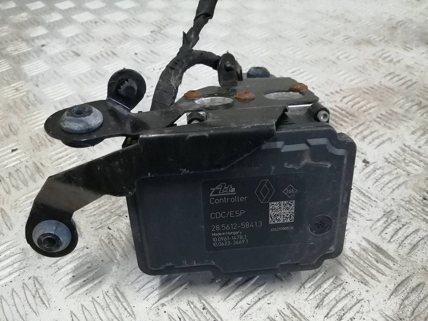 ABS-pumppu Renault Megane III Scenic III 476605296R