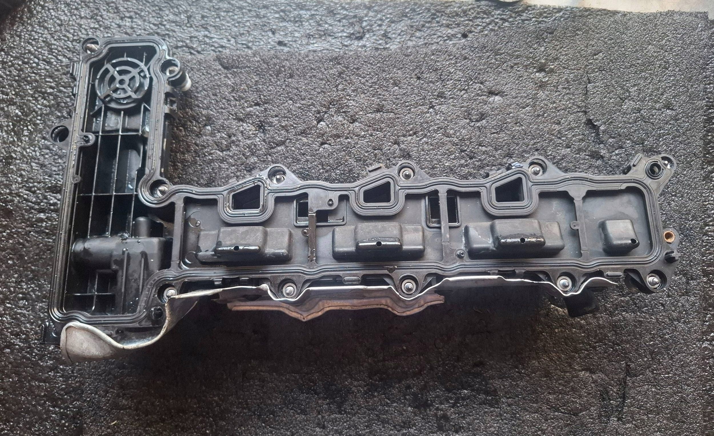 Ford Mondeo MK5 2.0 TDCI Valve Cover Euro6 OEM 9806147980