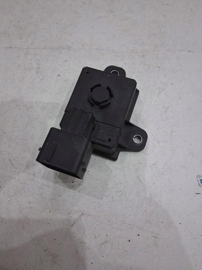 Module Start Stop Peugeot 5008 II 1.6 THP 9828207680 image 2