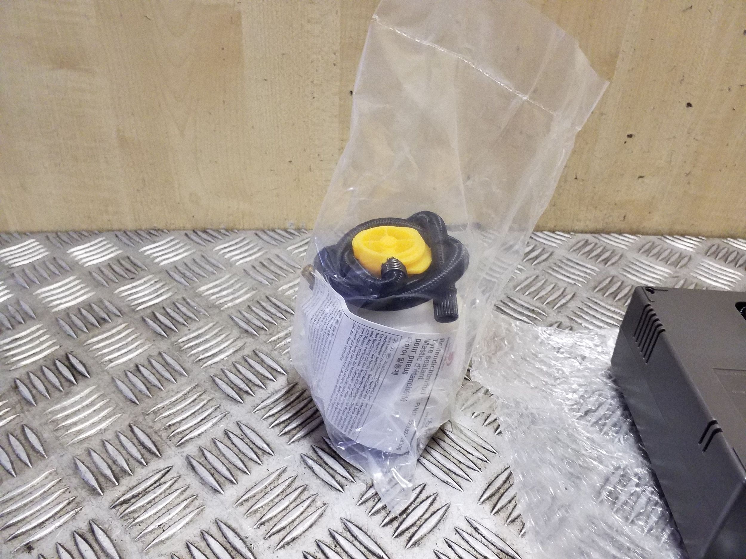 KIA SOUL COMPRESOR MOTOR 52933K0180 image 5