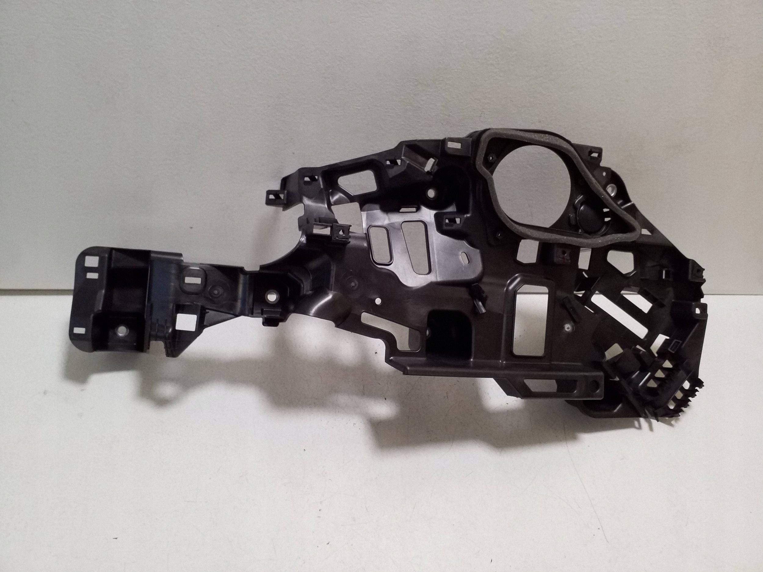 2022 Porsche Taycan 9J1 interior part 9J0868554