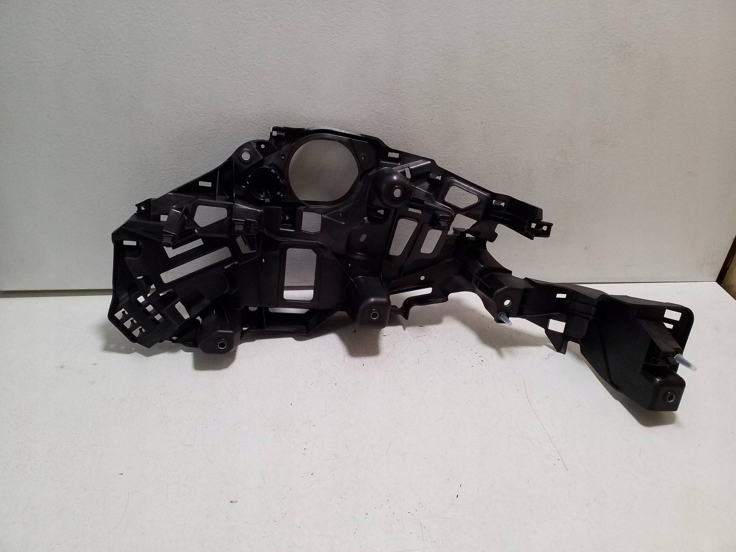 2022 Porsche Taycan 9J1 interior part 9J0868554