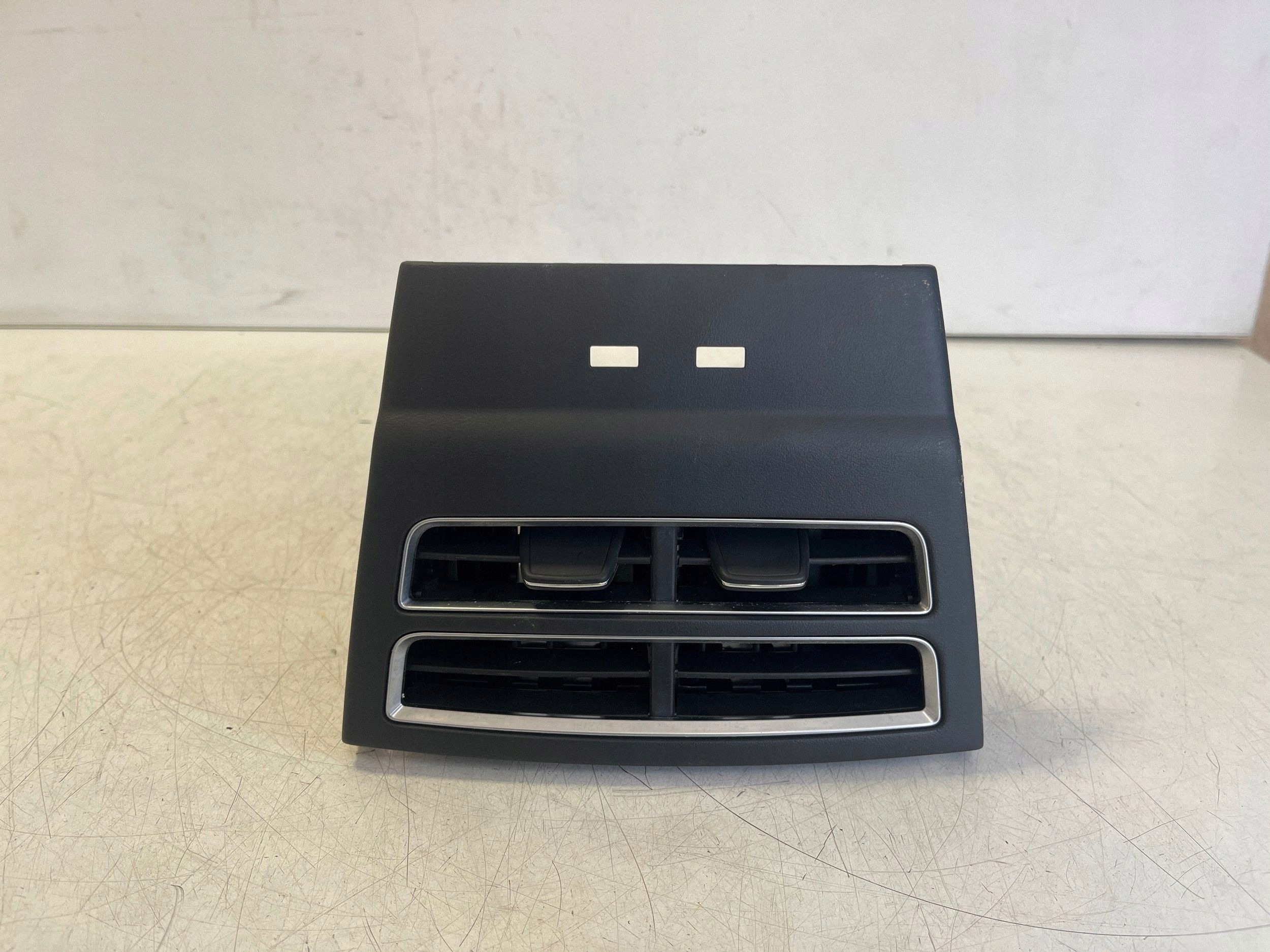 Central console air vent All Tesla Model S 106450100A image 2