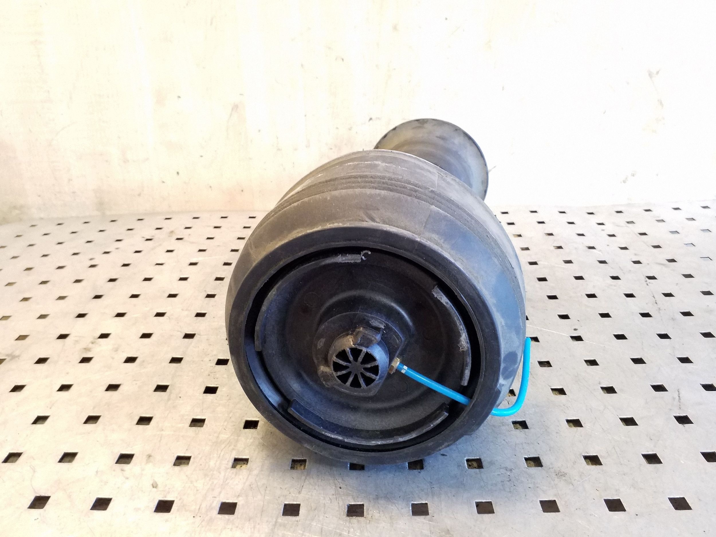 BMW X6 E71 Ilmapatja Takana Oikea VAL116596