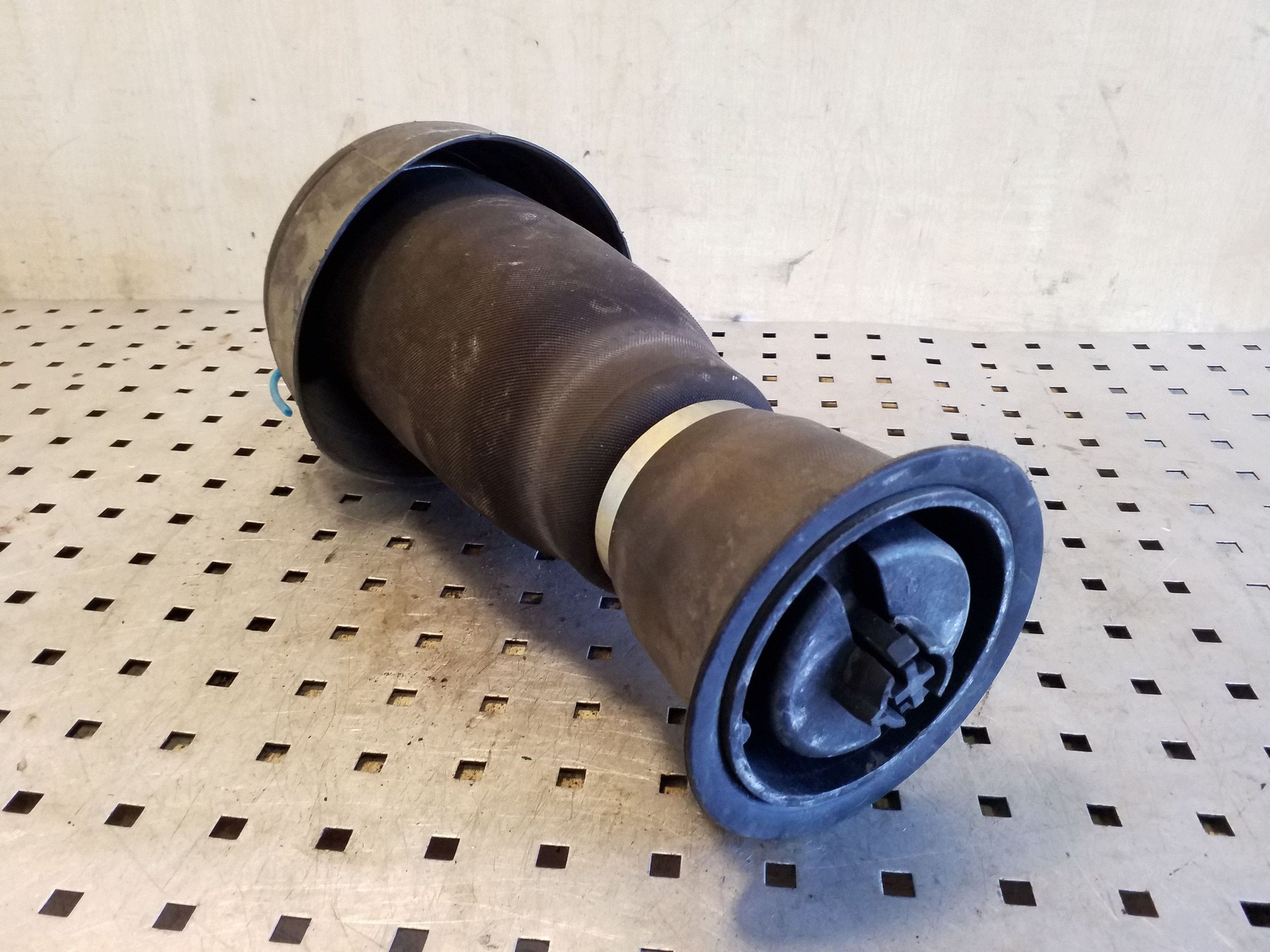 BMW X6 E71 Air Spring Rear Right VAL116596 image 3