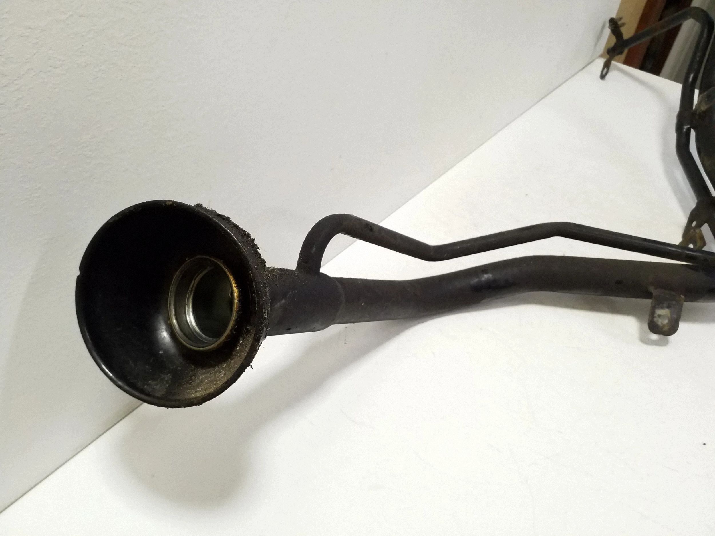 Nissan X-Trail T32 Kraftstofftank-Einfüllstutzen OEM VAL253066