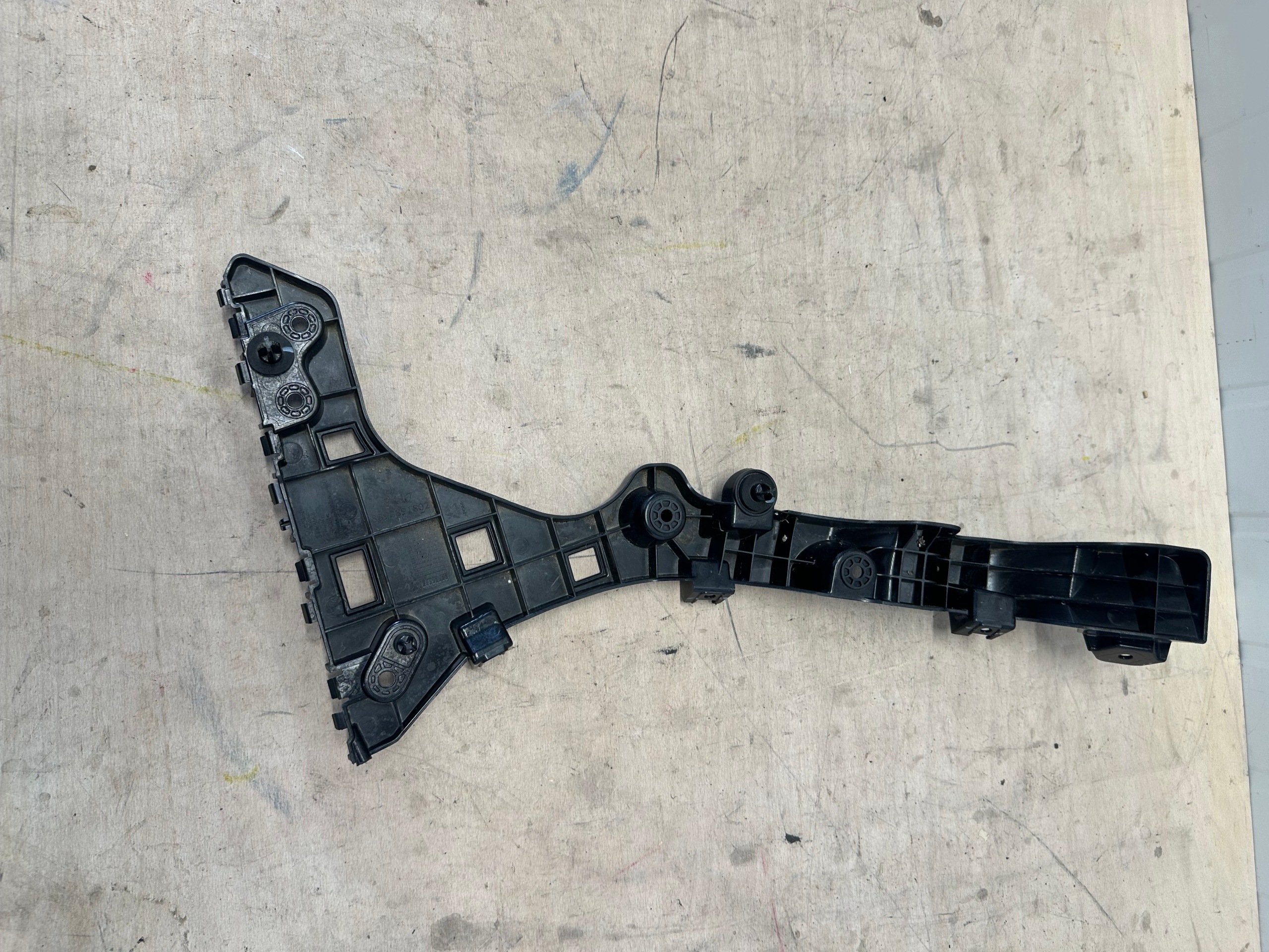 Soporte Parachoques Polestar 4 IV OEM 80008668