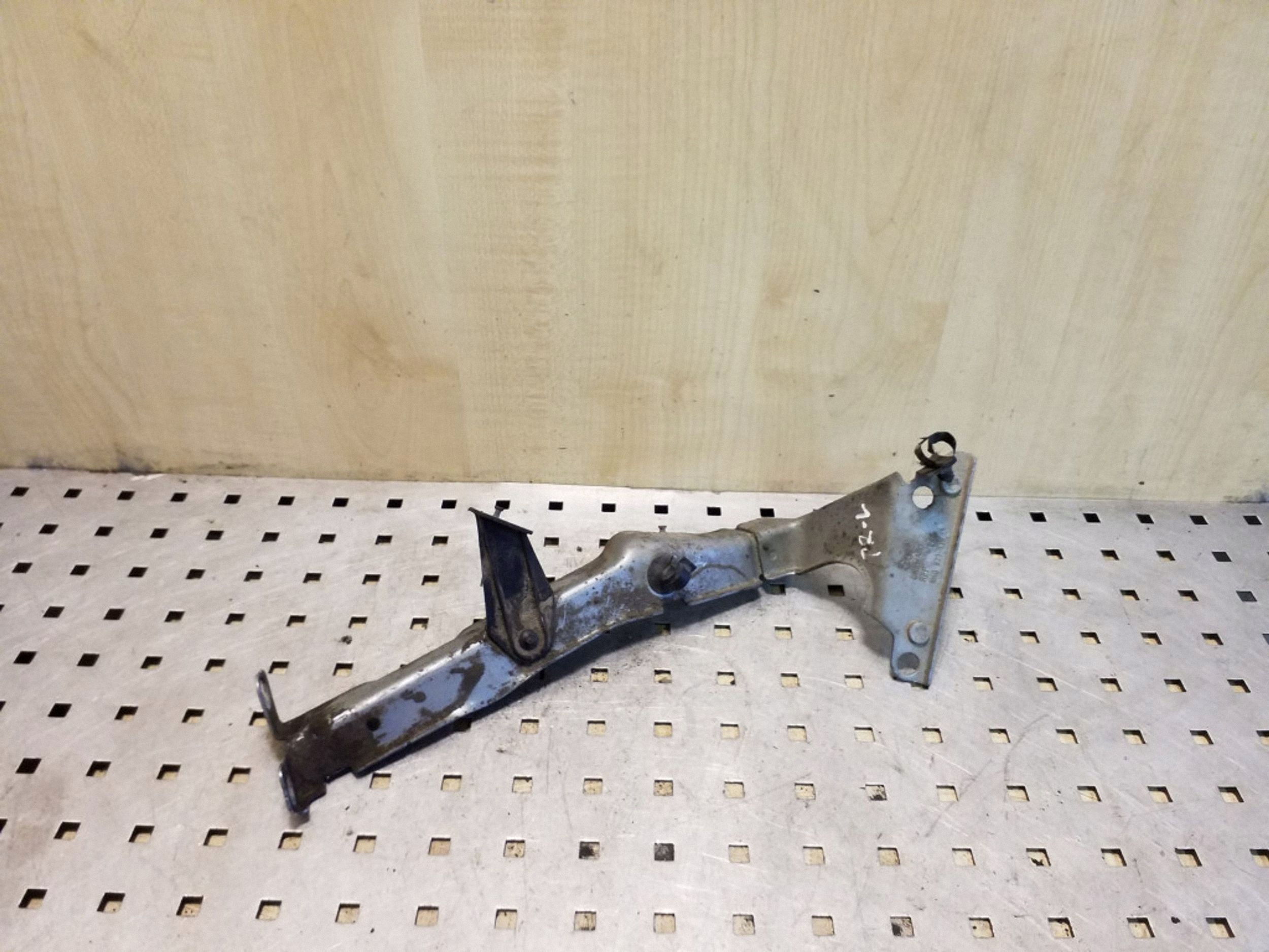 Parts of AUDI A4 (8K2, B8) 8K0821135C 2.0L diesel 88kW 2009