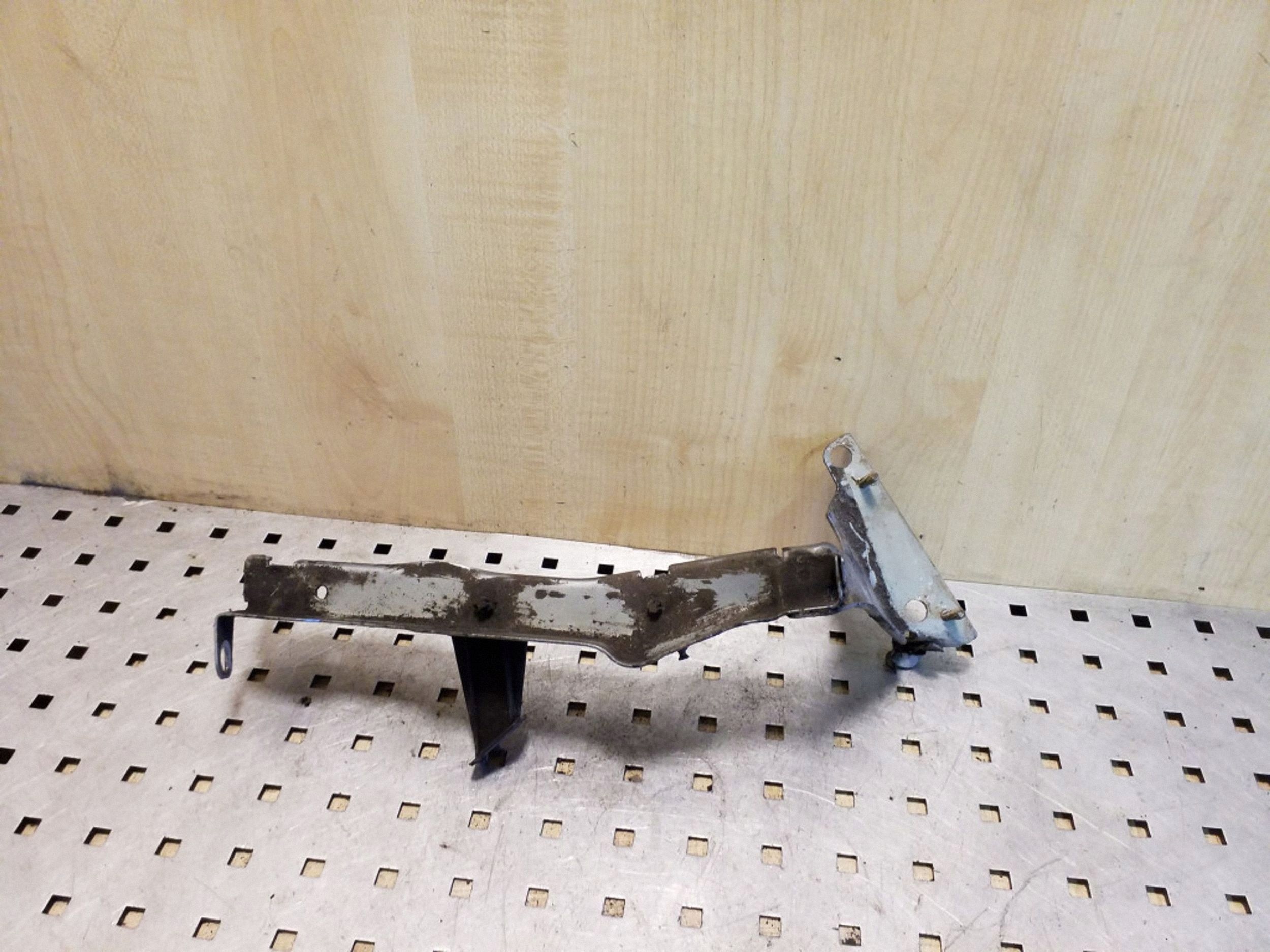 Parts of AUDI A4 (8K2, B8) 8K0821135C 2.0L diesel 88kW 2009