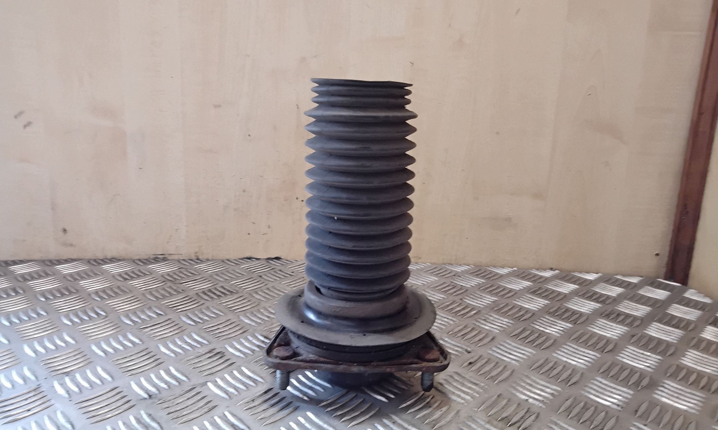 Hyundai i40 Front Strut Mount Right VAL119753 image 2