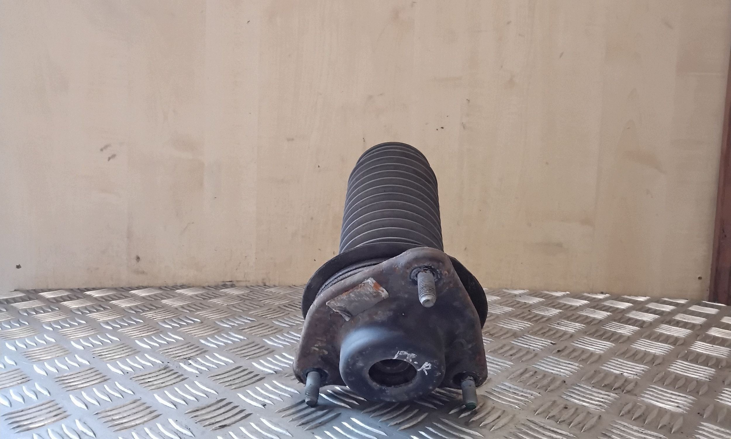 Hyundai i40 Front Strut Mount Right VAL119753