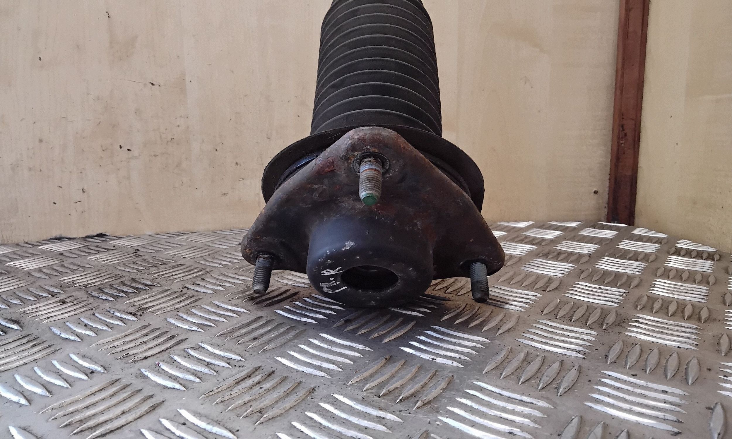 Hyundai i40 Front Strut Mount Right VAL119753 image 3