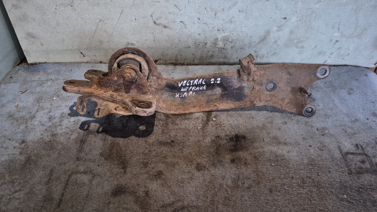Braço de Suspensão Traseiro Direito Opel Vectra C