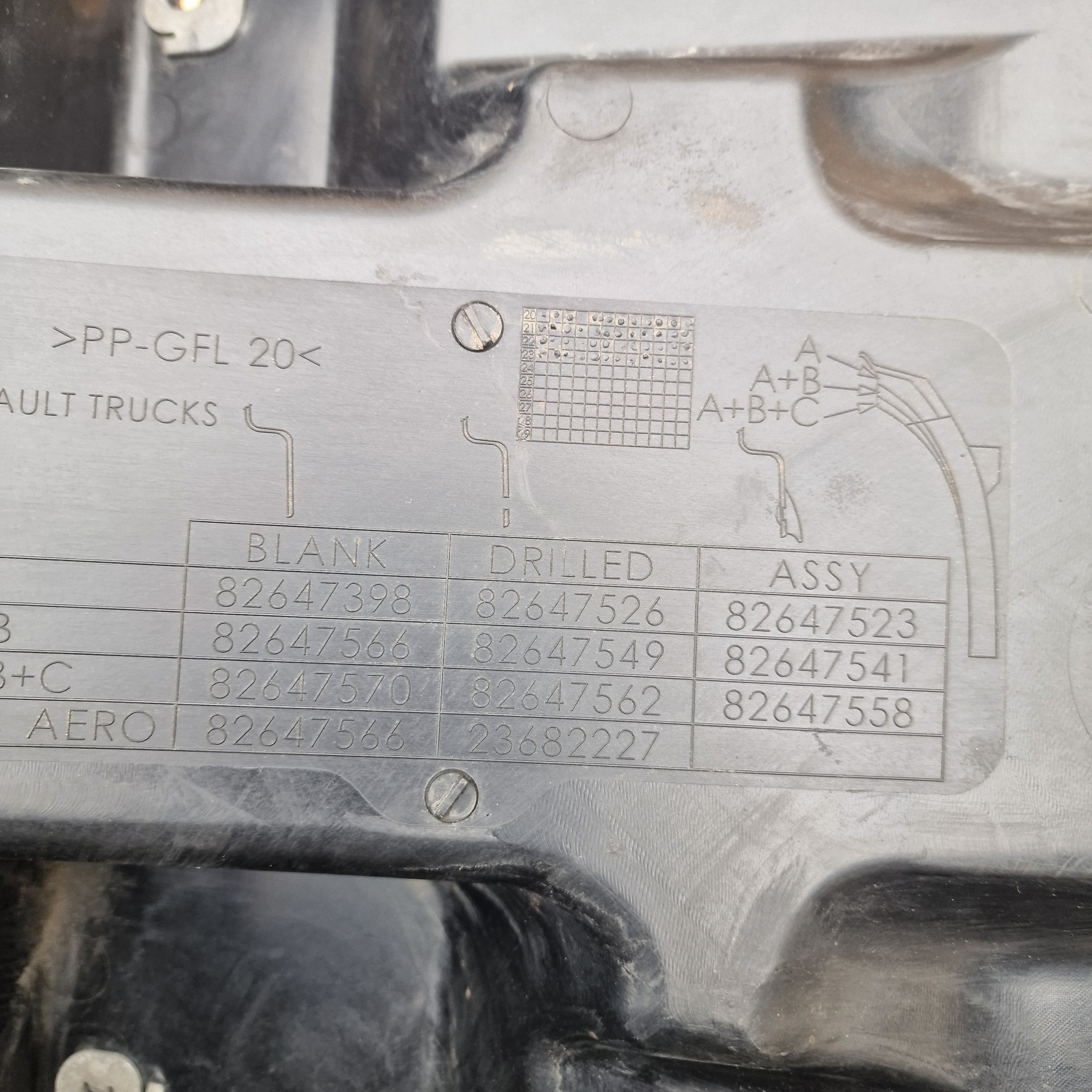 Renault Range T Spatbord Wielkast Rechts image 7