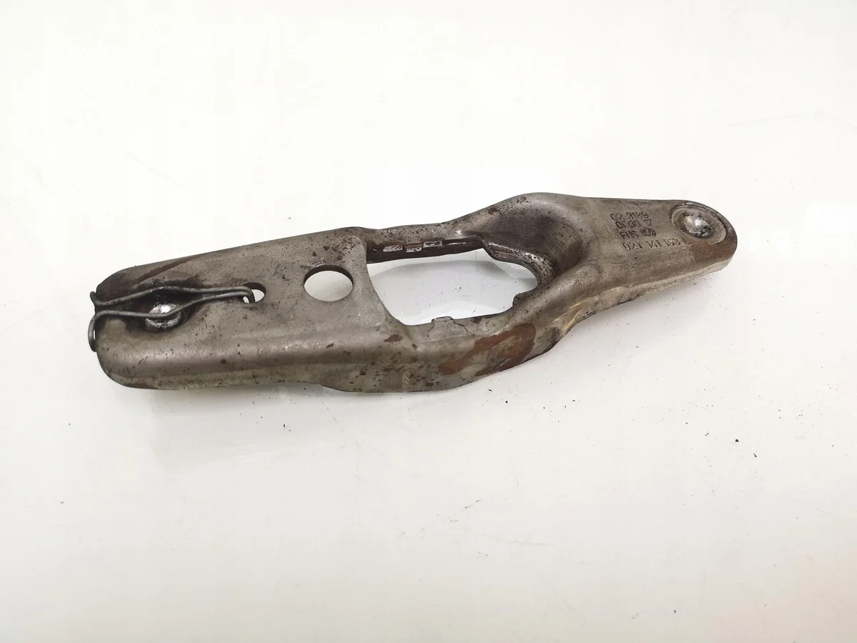 Soporte Embrague VW Golf V 02T141153L Usado image 2