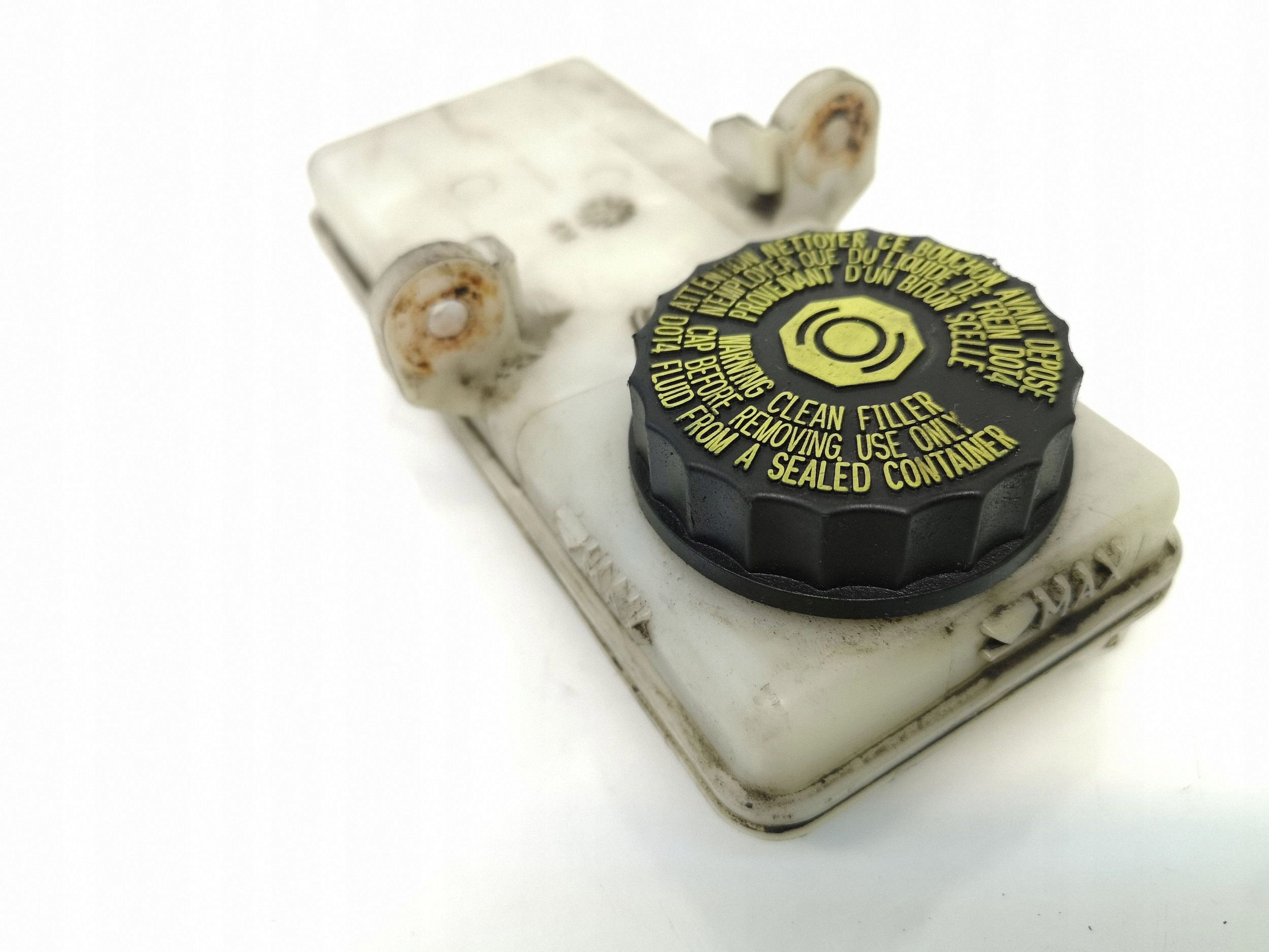 Peugeot OE 9680931580 Brake Fluid Reservoir image 4