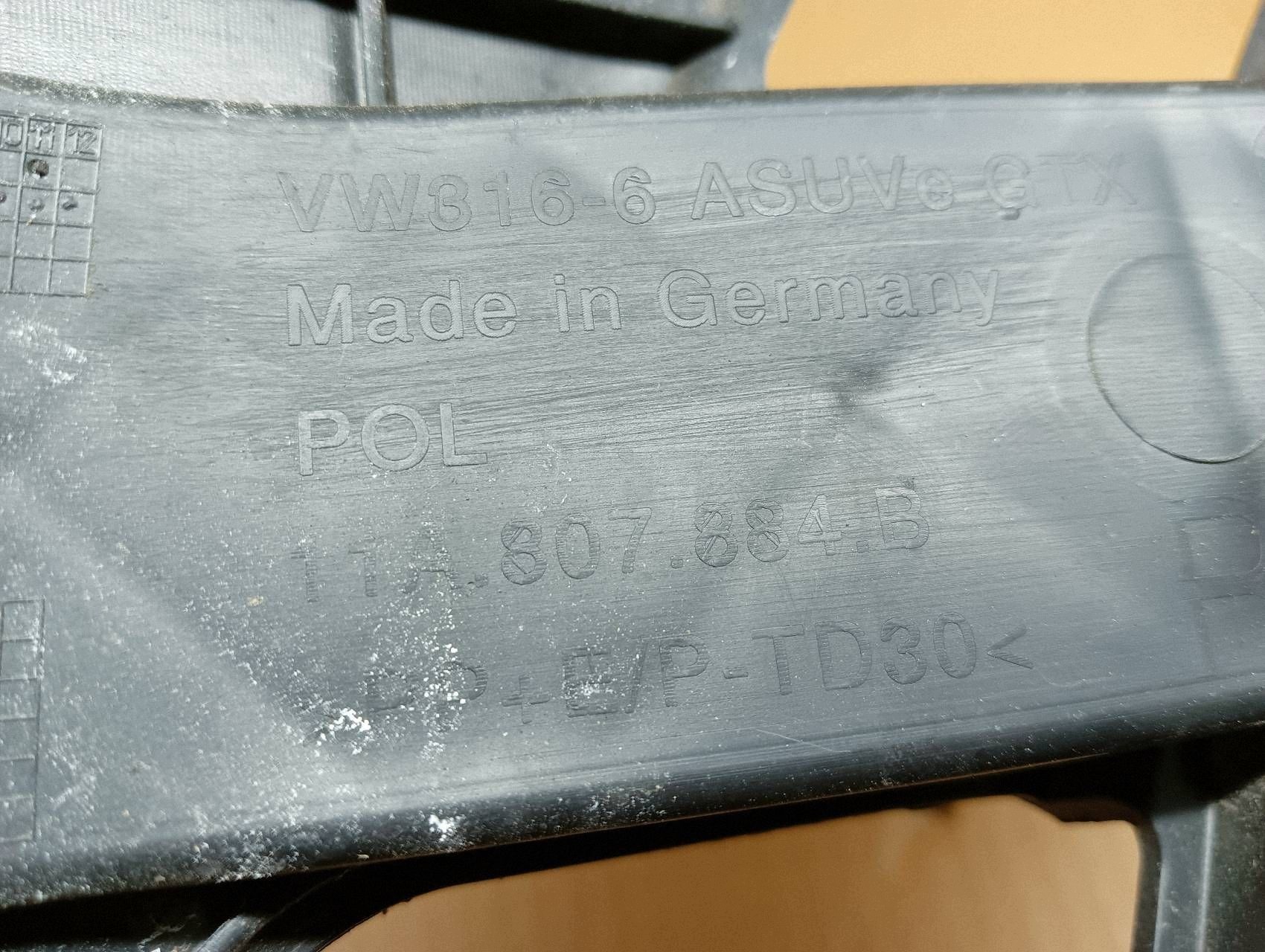 VW ID.4 etuosan pidike 11A807884B image 4