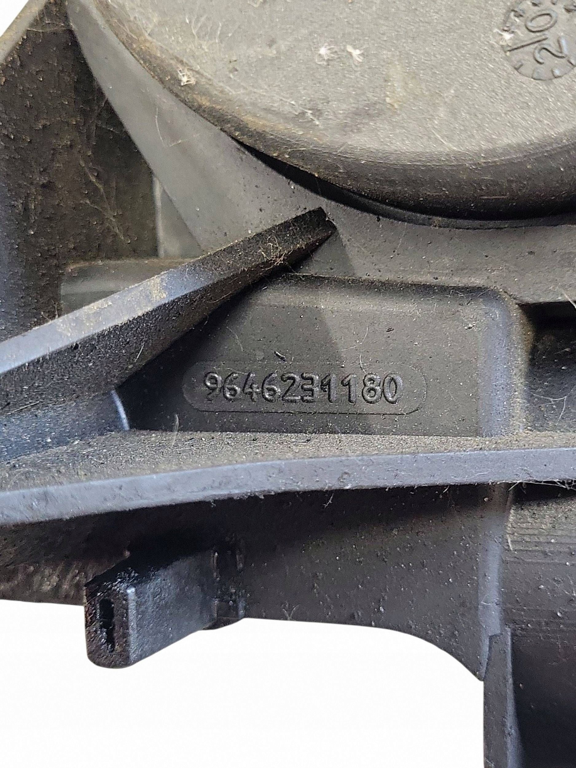 PEUGEOT 206 1,4 HDI Bränslefilterhus 9646231180 image 6