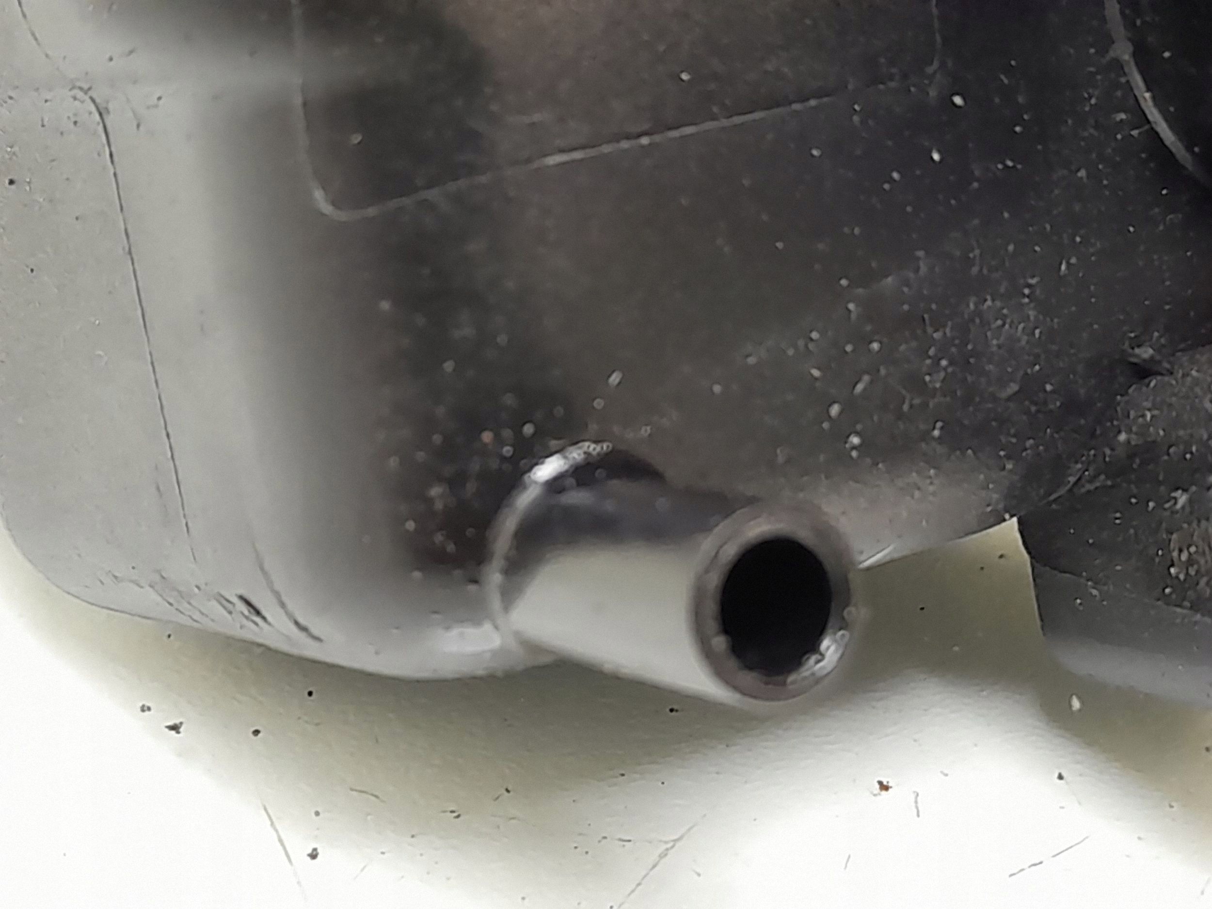 2011 Peugeot 308 Fuel Filter Housing MOL10141