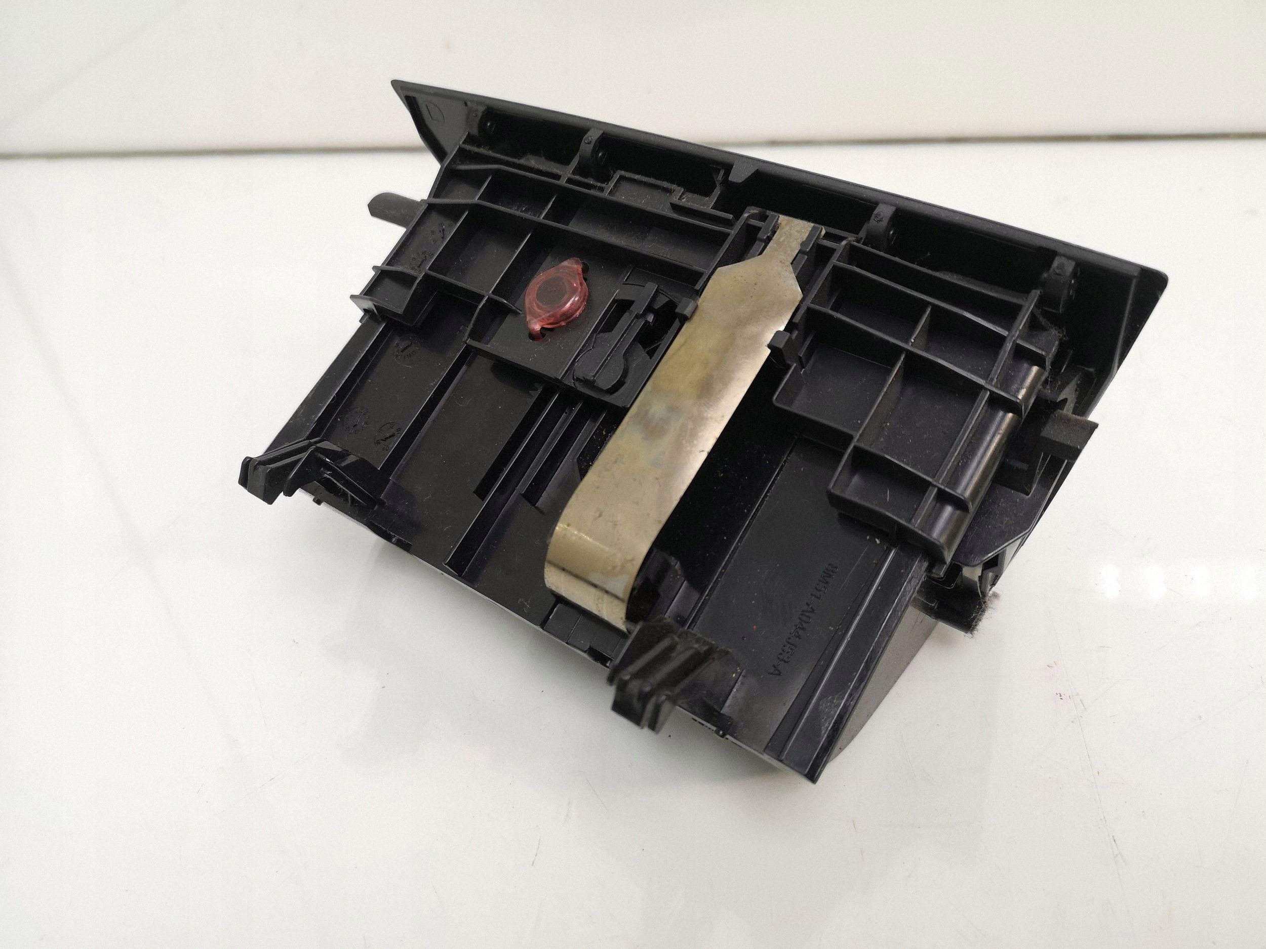 Askkopp fram 2010 Ford Focus 8M51A044J53A image 3