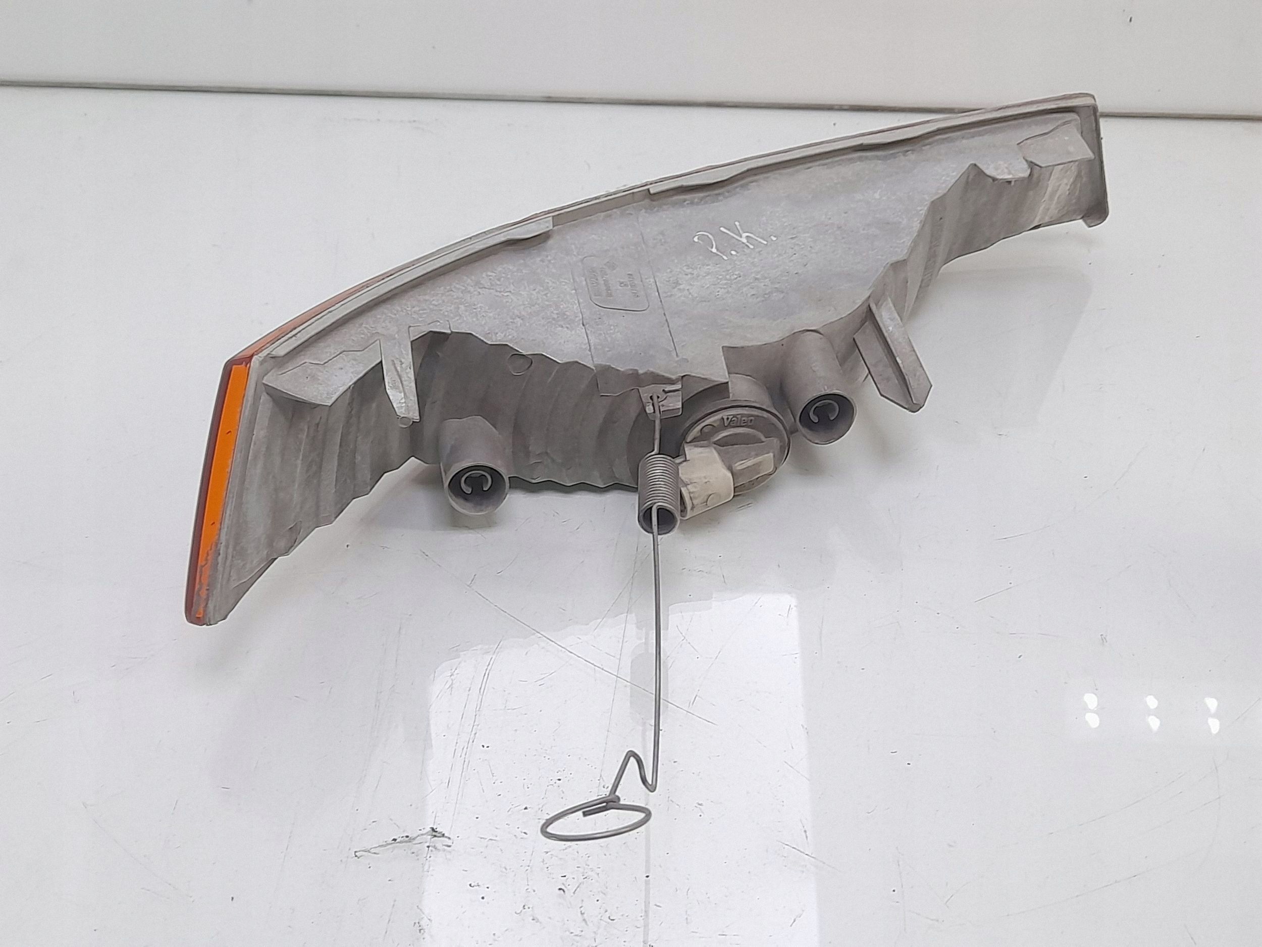 Direction indicator traffic Renault OE 8200007031 image 3