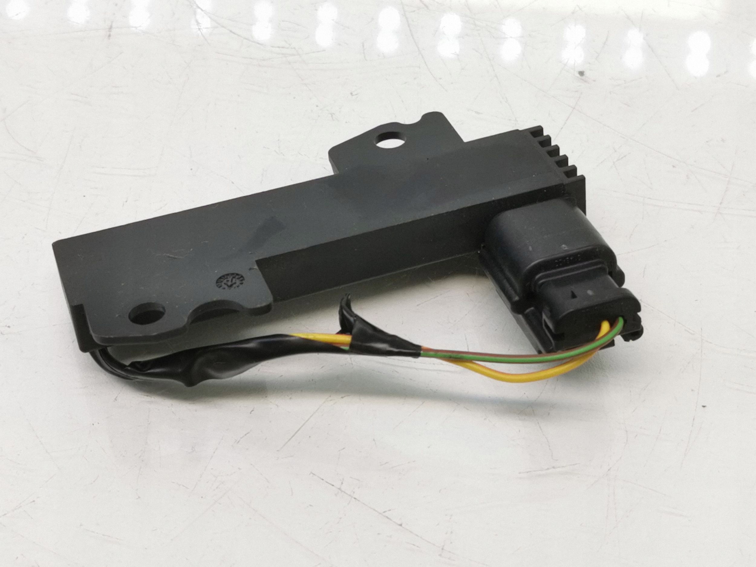 2013 Ford Focus immobilizer loop ADQT2A2C80045200 image 4