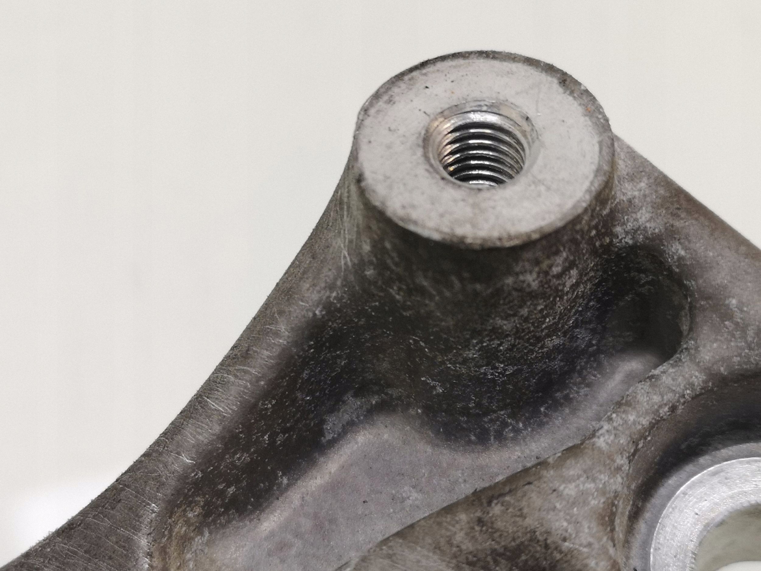 Support compresseur clim. Opel Astra J FRC44930 image 4