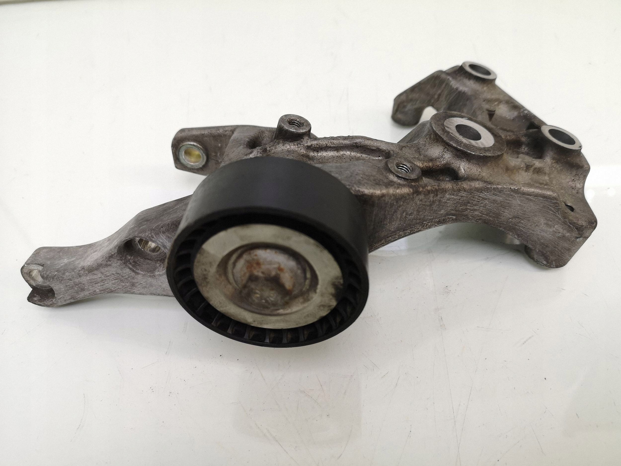 Support compresseur clim. Opel Astra J FRC44930 image 5