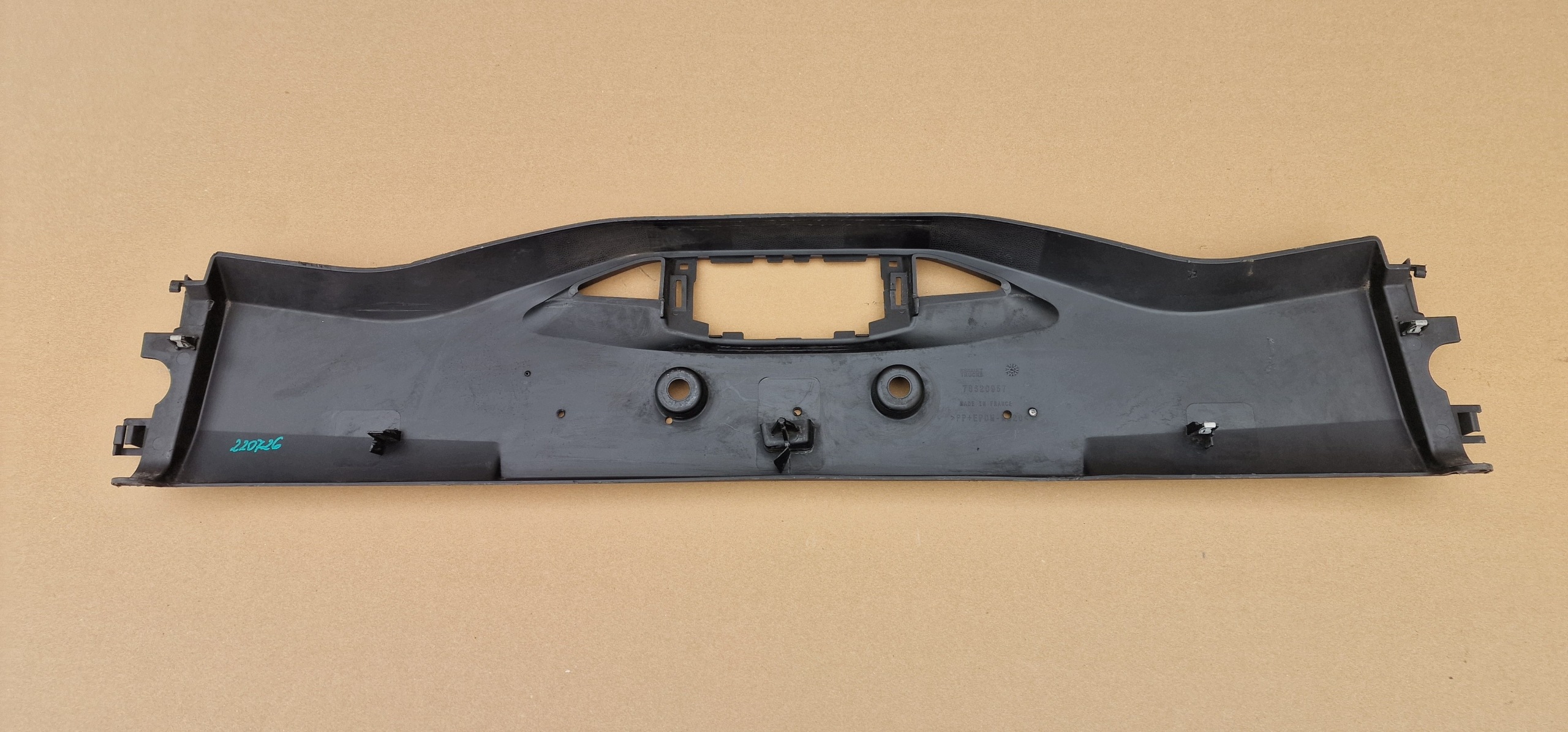 Renault T Range Bumper Midden Kap 78620957 image 4