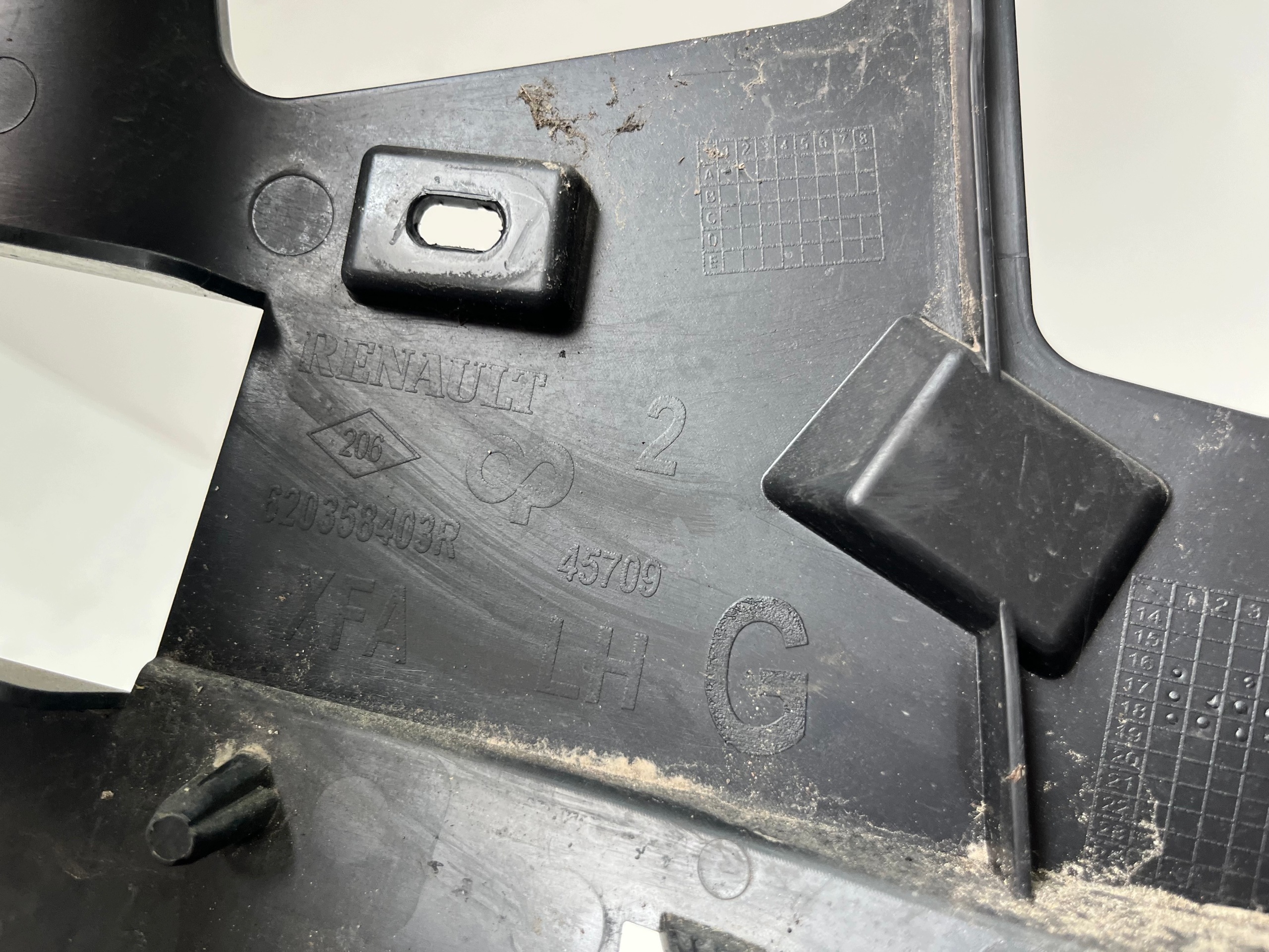 Renault Scenic IV Front Bumper Bracket Left image 9