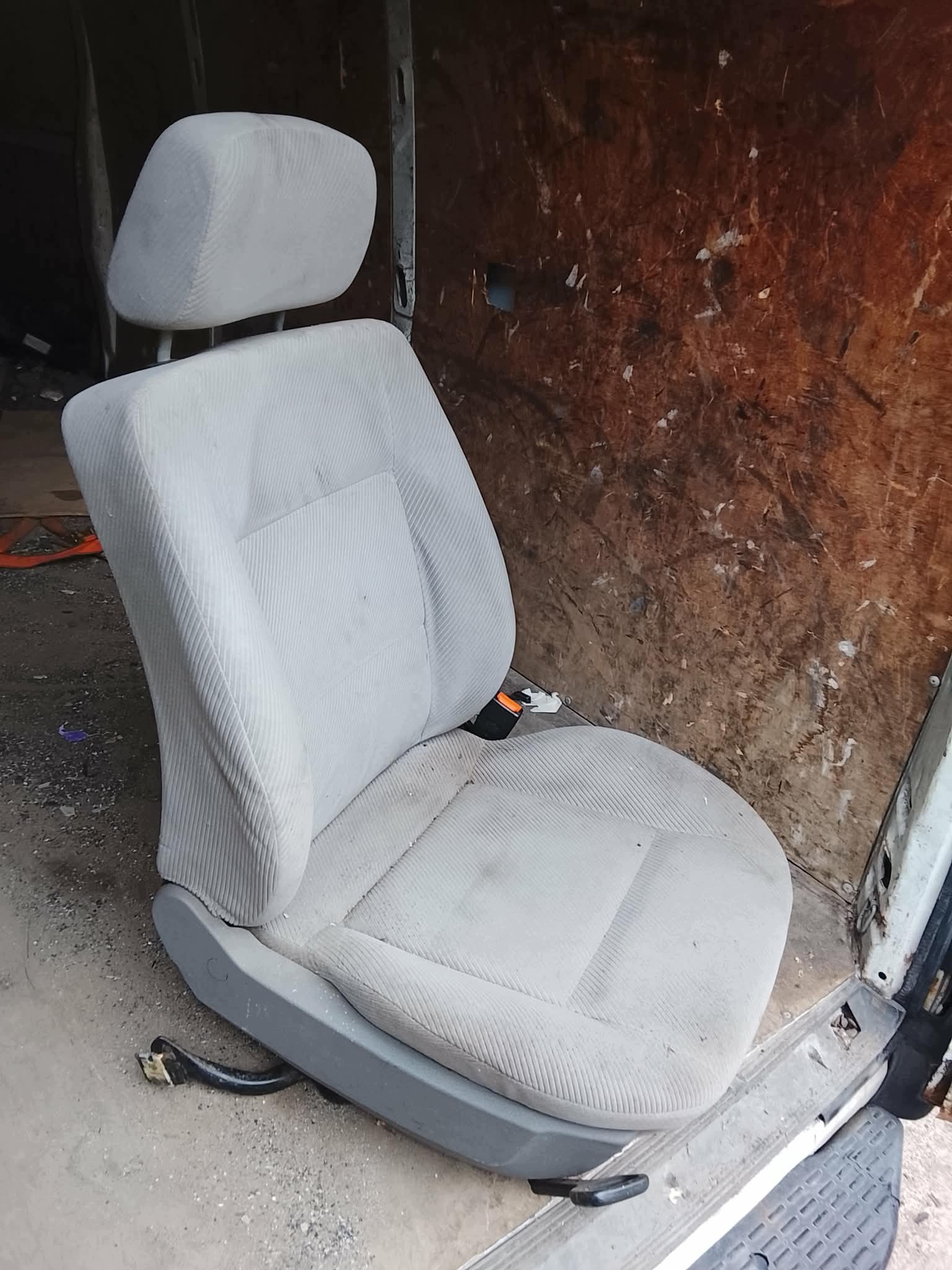 Siège avant droit Audi 80 B4 gris clair image 3