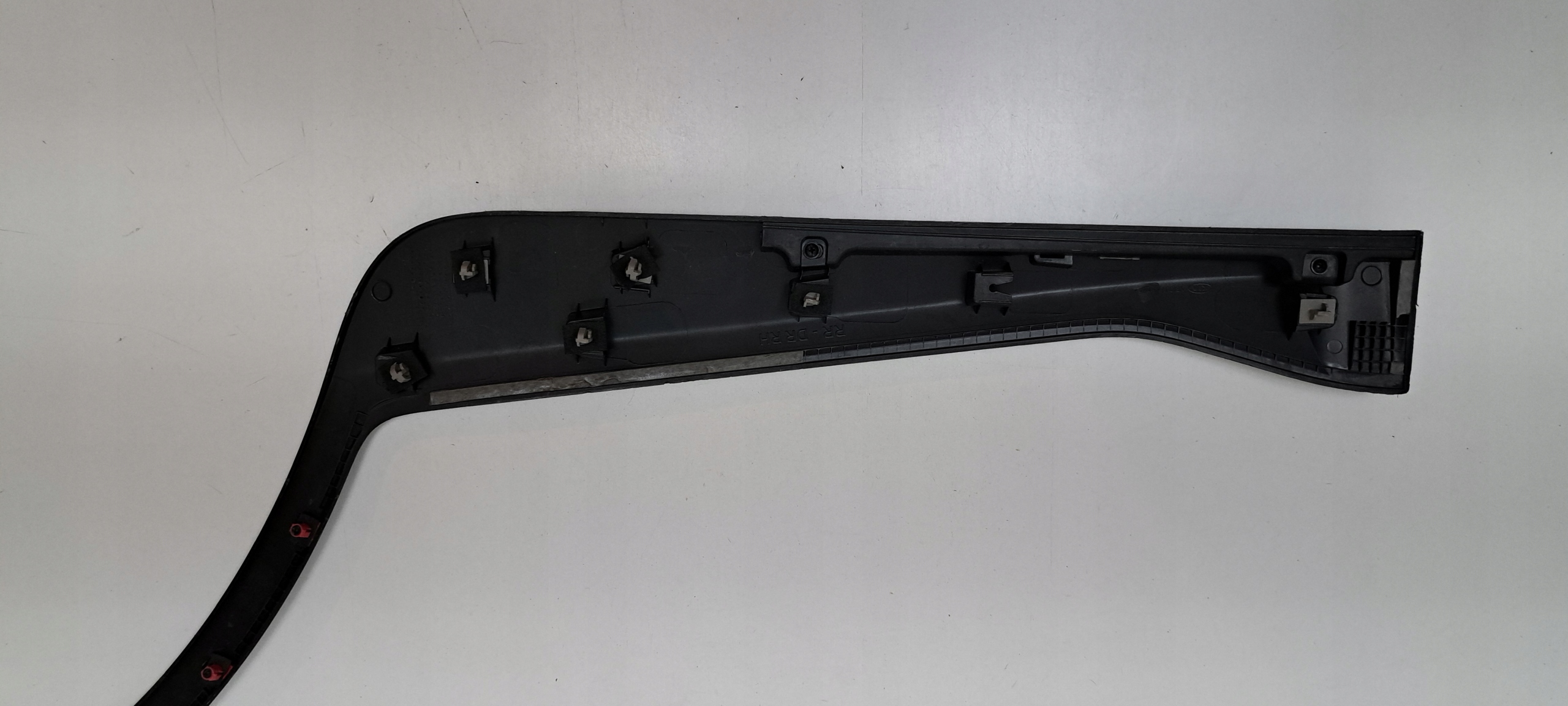Kia Stonic Türleiste rechts hinten OEM 87734-H8400 image 9