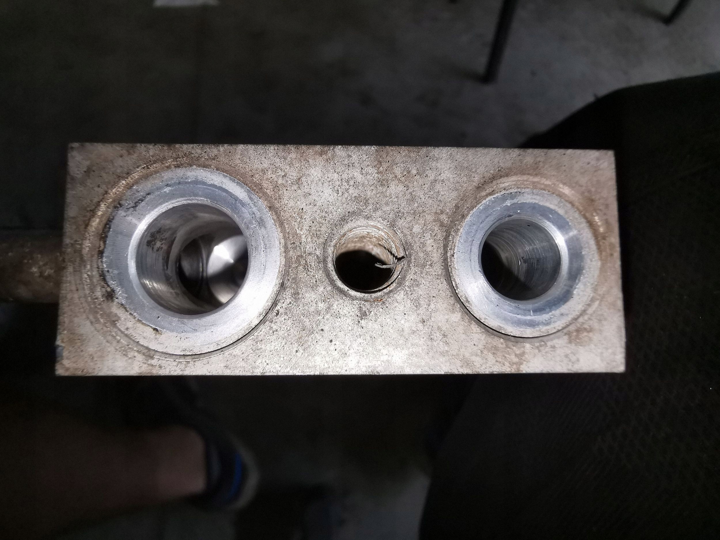Corsa D Bipper Grande Punto A/C Condensor 13410072 image 4