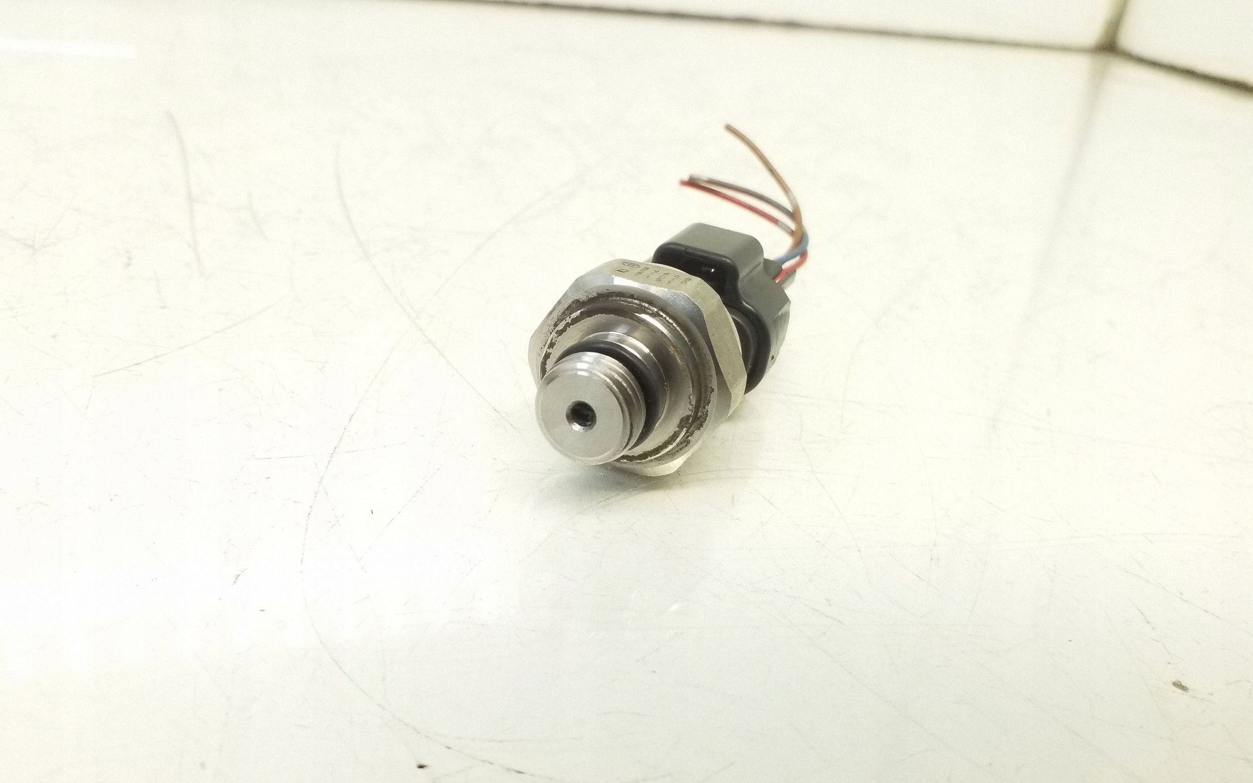 Toyota 89448-51010 Öldrucksensor image 3