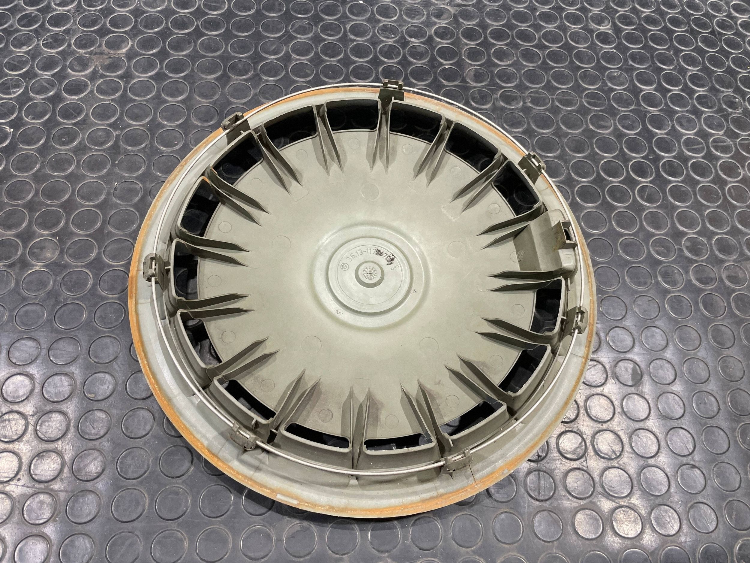 BMW 3 E30 82-94 Wheels 14" Cali Set image 10