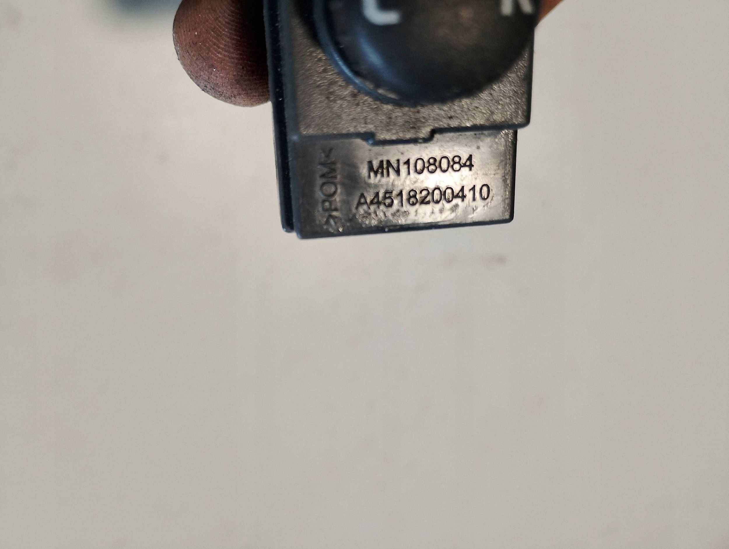 Interruptor ajuste espejos Mitsubishi Colt A4518200410 image 3