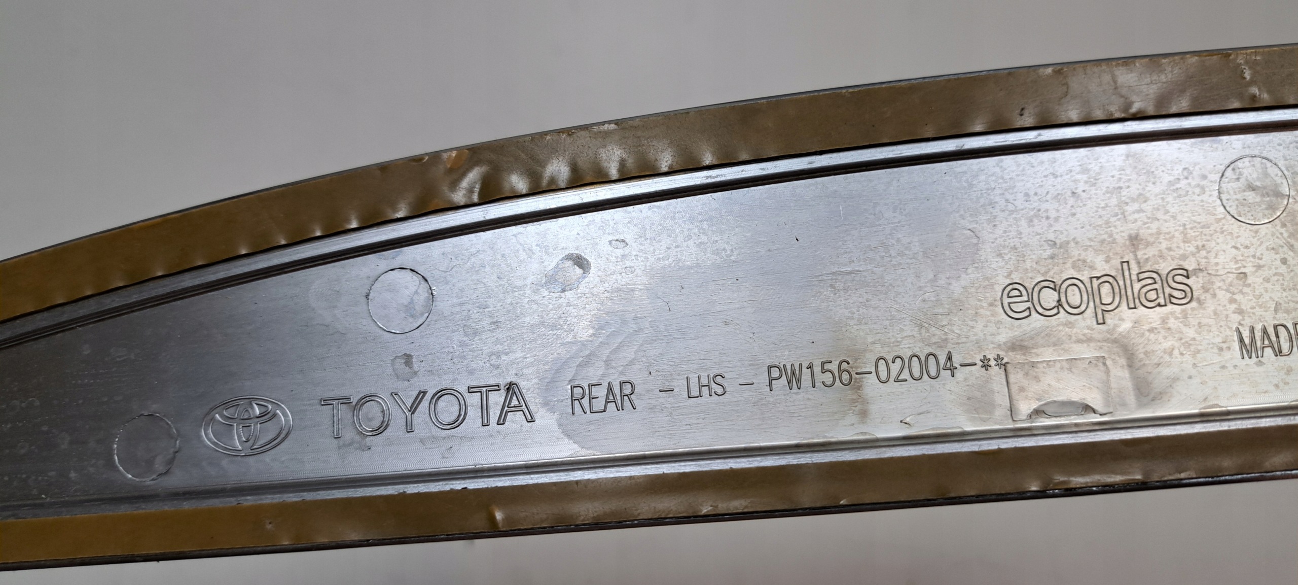 Listón Cromado Puerta Trasera Izquierda Toyota Auris II image 4
