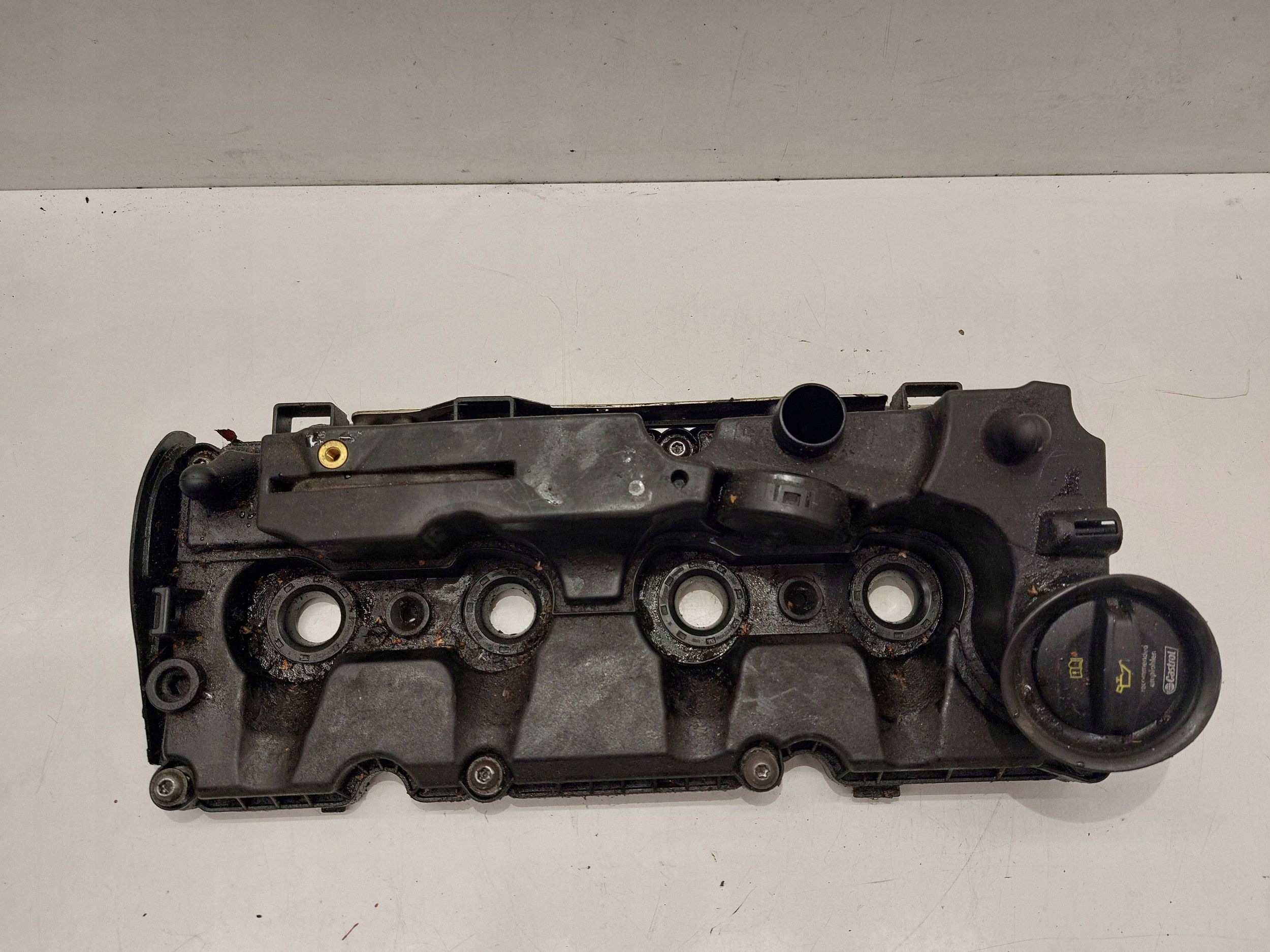 SKODA OCTAVIA 3 III 2.0 TDI Ventilabdeckung 04L103475 image 2