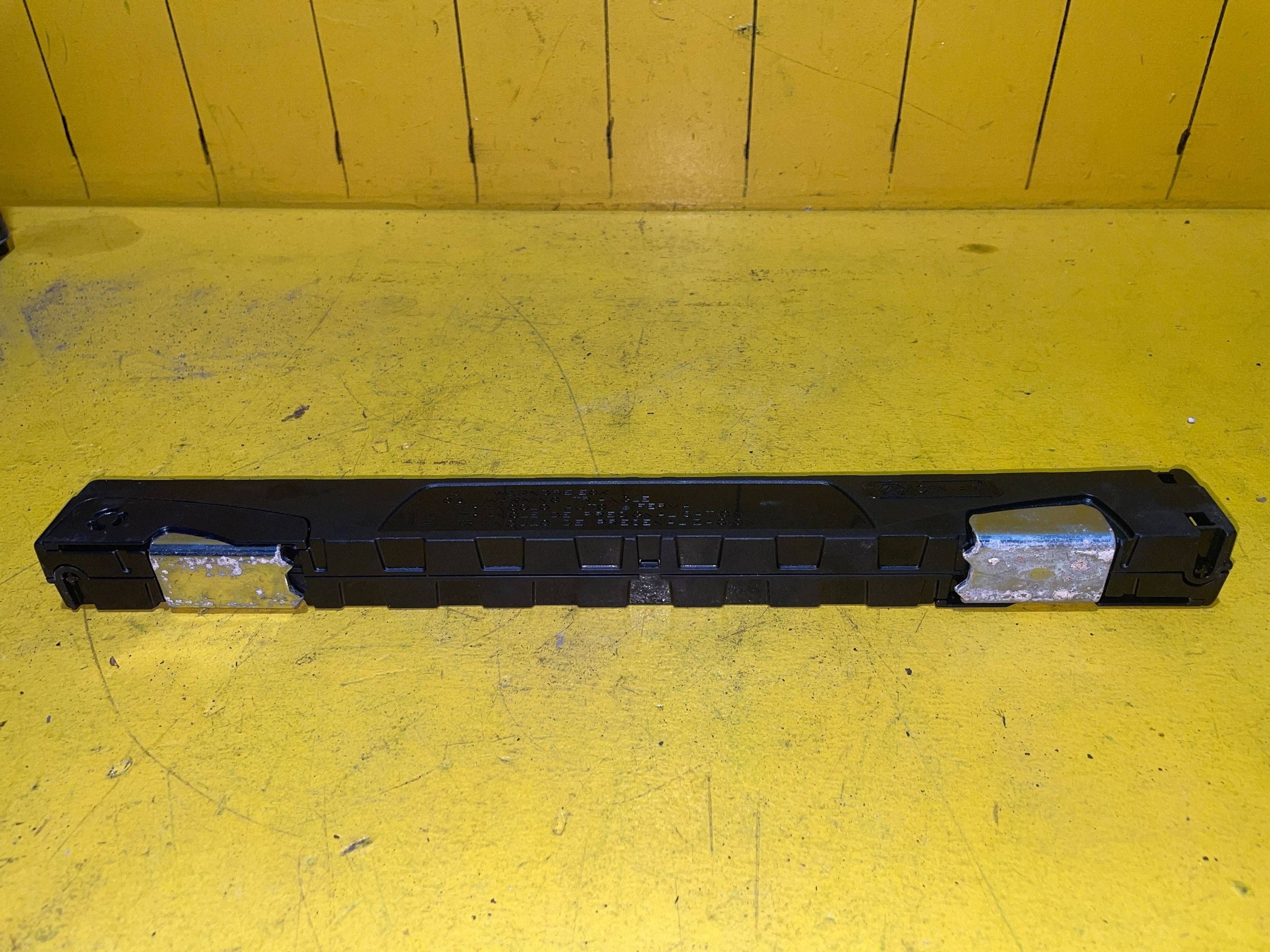 Chevrolet Orlando Warning triangle/ spare bulbs image 2