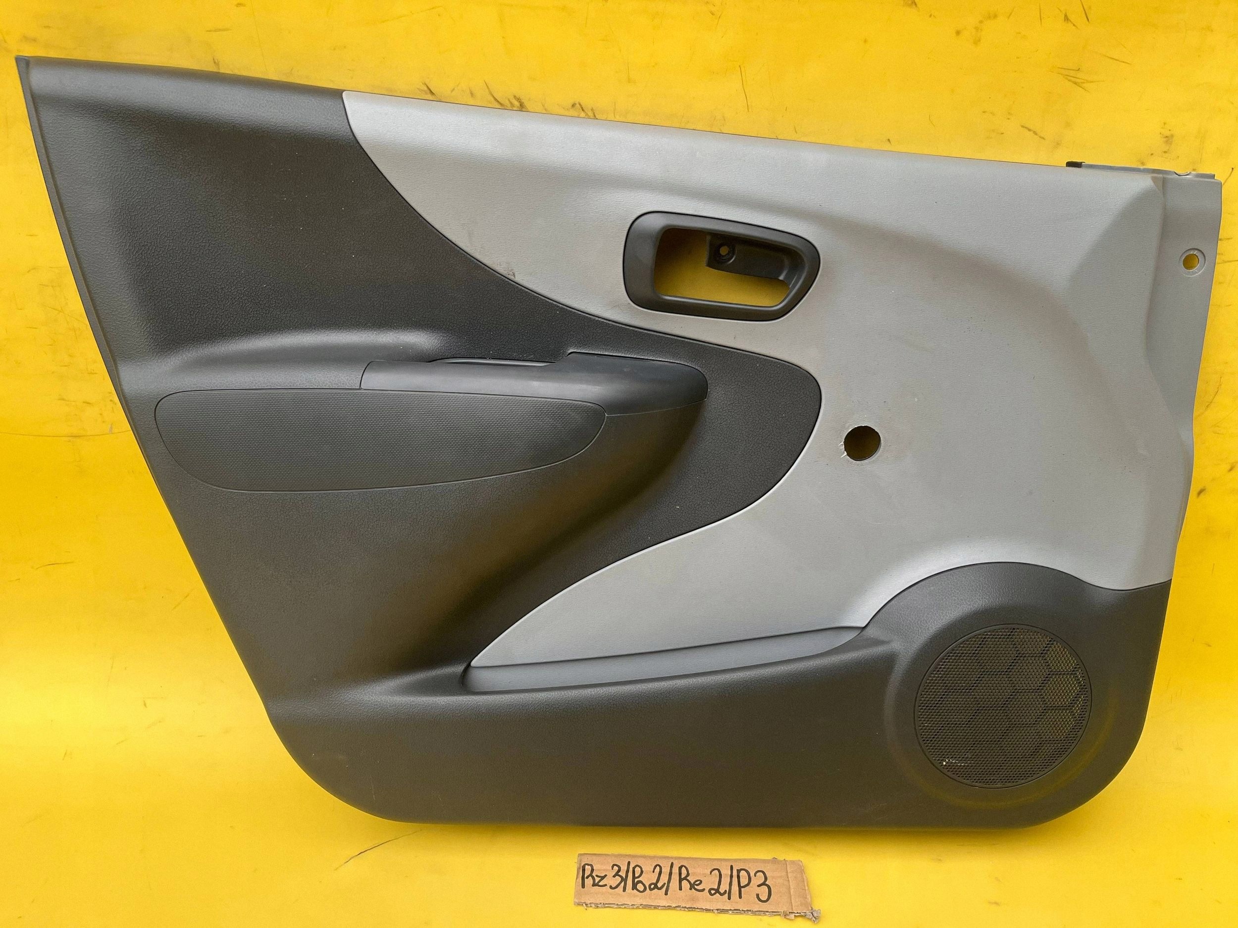 Tapicería Puerta Suzuki Alto 8372368K0 image 3