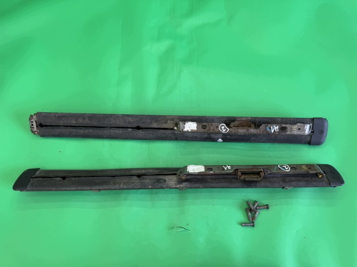 Seat Rails Guides Second Row Hyundai H1 II 07- Set