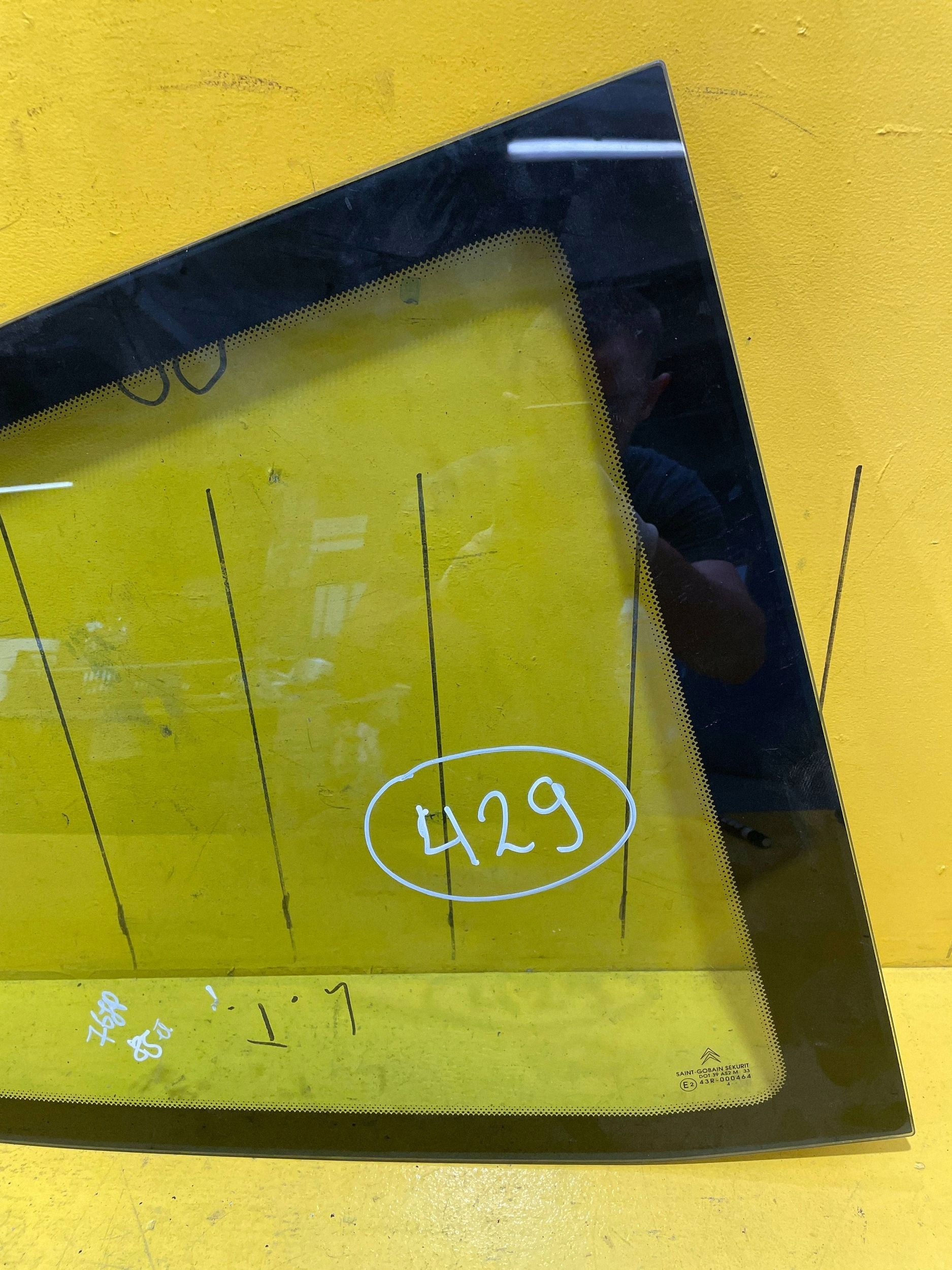 Vitre de porte arrière gauche Citroën C2 (YBV21526) image 4