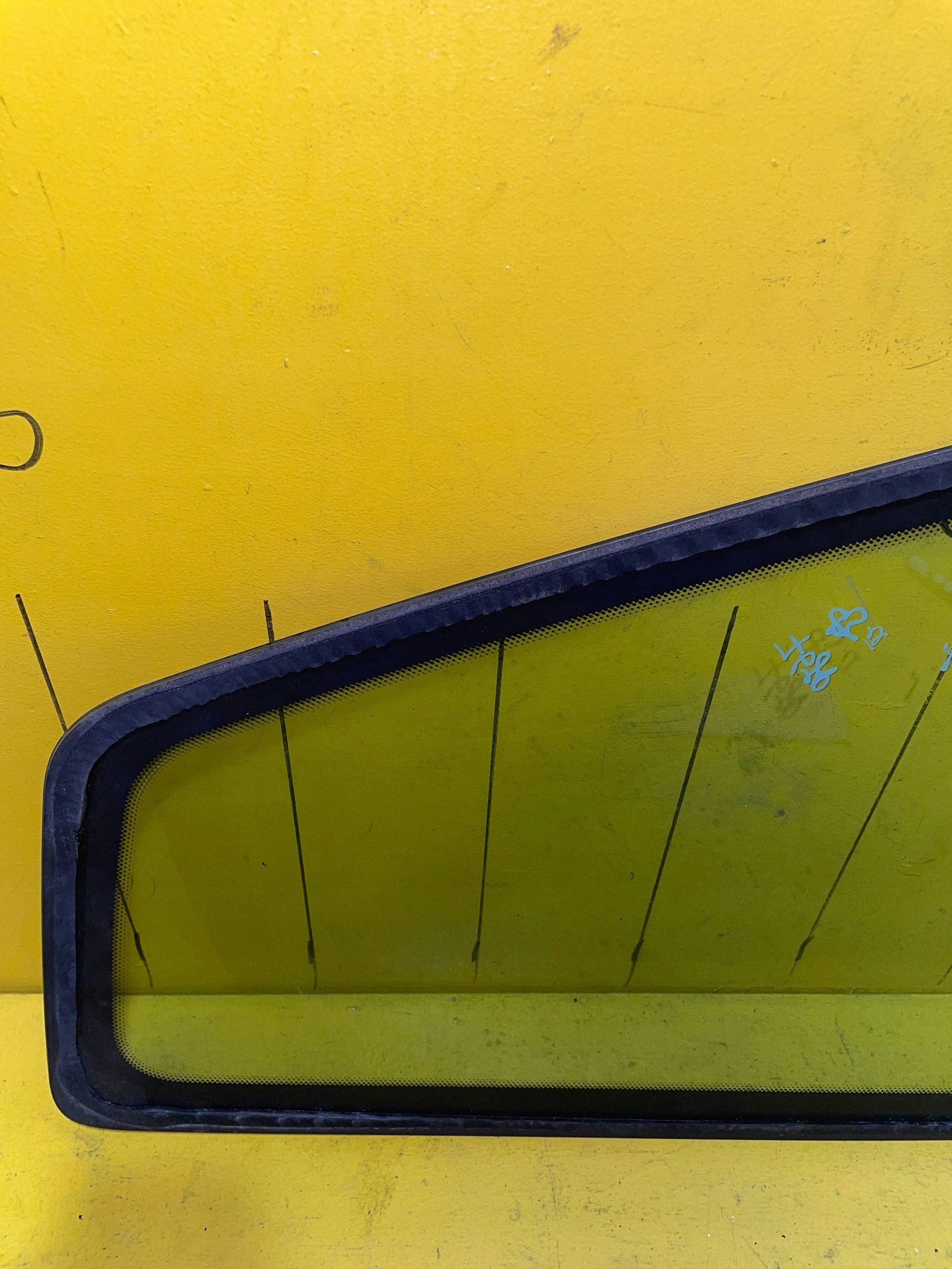 Vitre de porte arrière gauche Citroën C2 (YBV21526) image 6