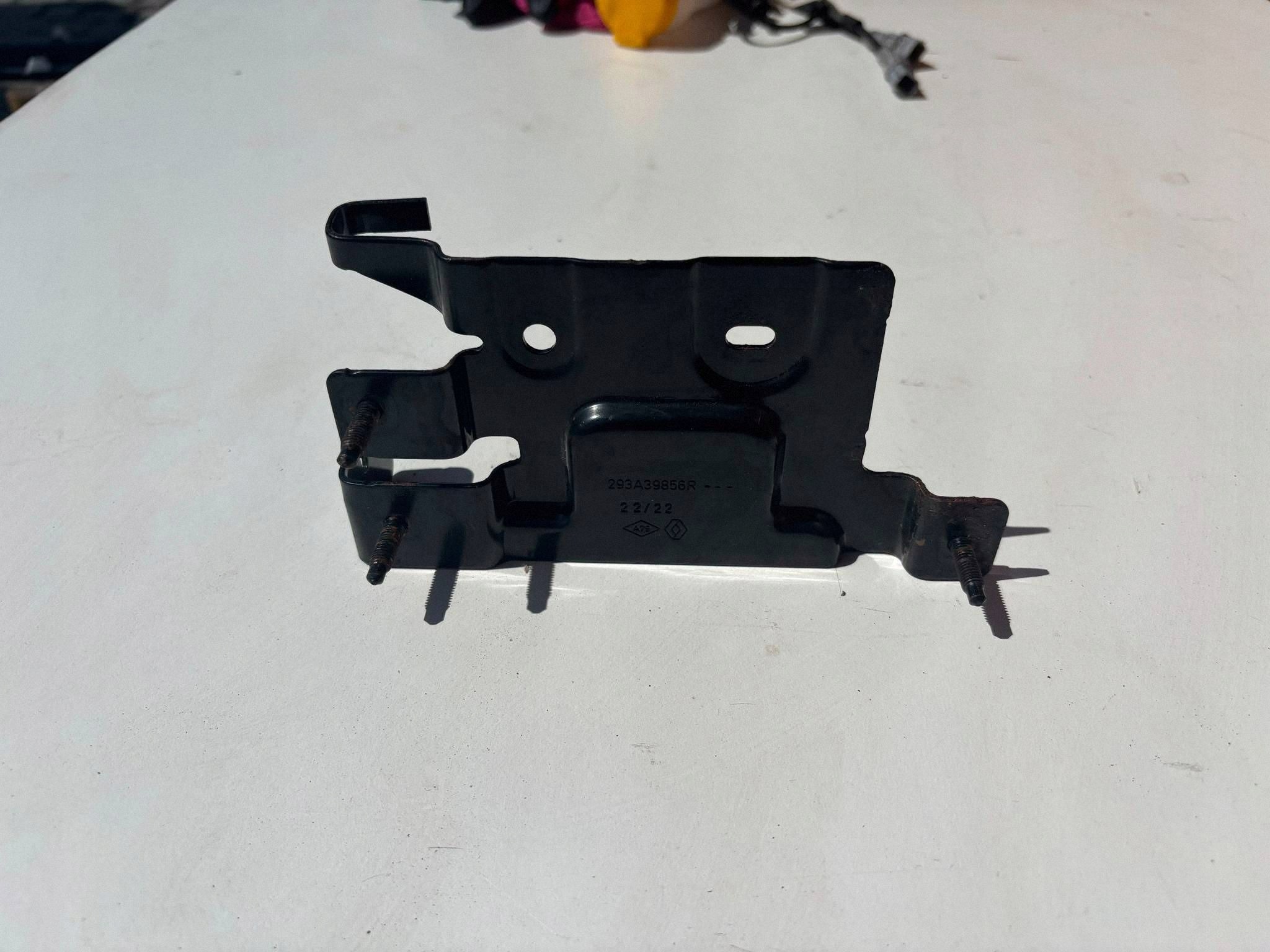 Renault Captur II 2023 chassis part
