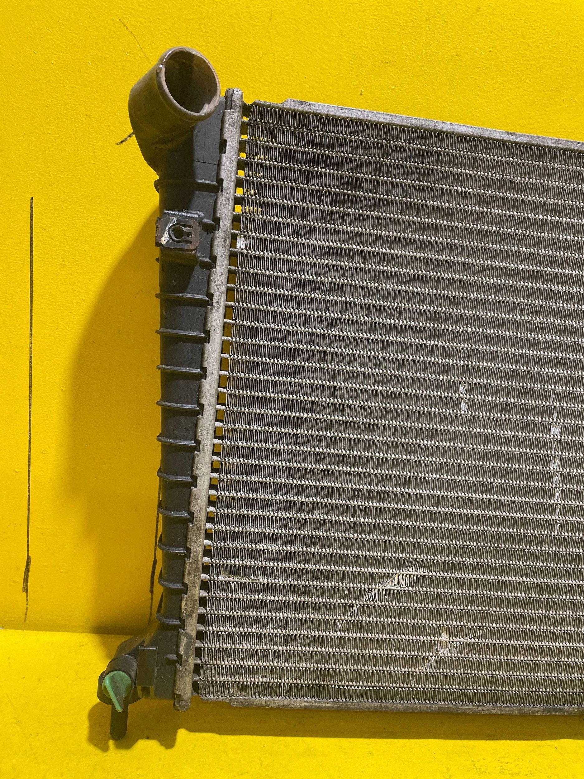 Saab 9-5 Kühler Wasser 52488560 image 7